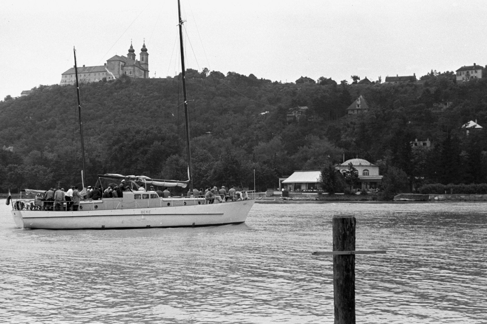 Hungary,Lake Balaton, Tihany, hajóállomás., 1963, Chuckyeager tumblr, abbey, Fortepan #143045