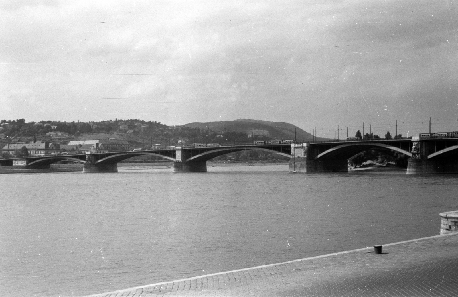 Hungary, Budapest V., Margit híd a Széchenyi rakpartról nézve., 1963, Chuckyeager tumblr, Budapest, Fortepan #143201