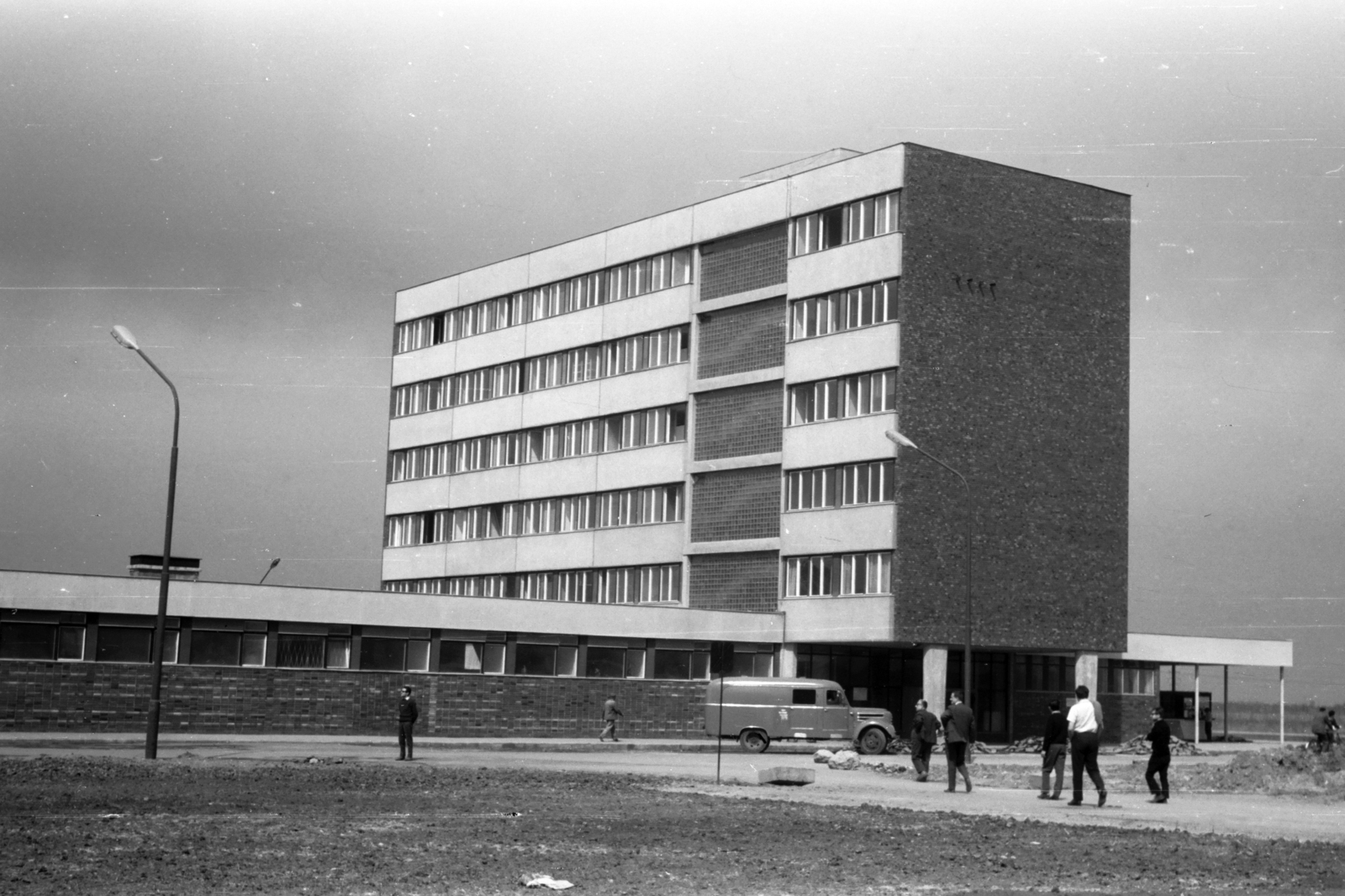 Hungary, Tiszaújváros, ( Tiszaszederkény ), a Tiszai Vegyi Kombinát központi épülete., 1965, Chuckyeager tumblr, Fortepan #143228