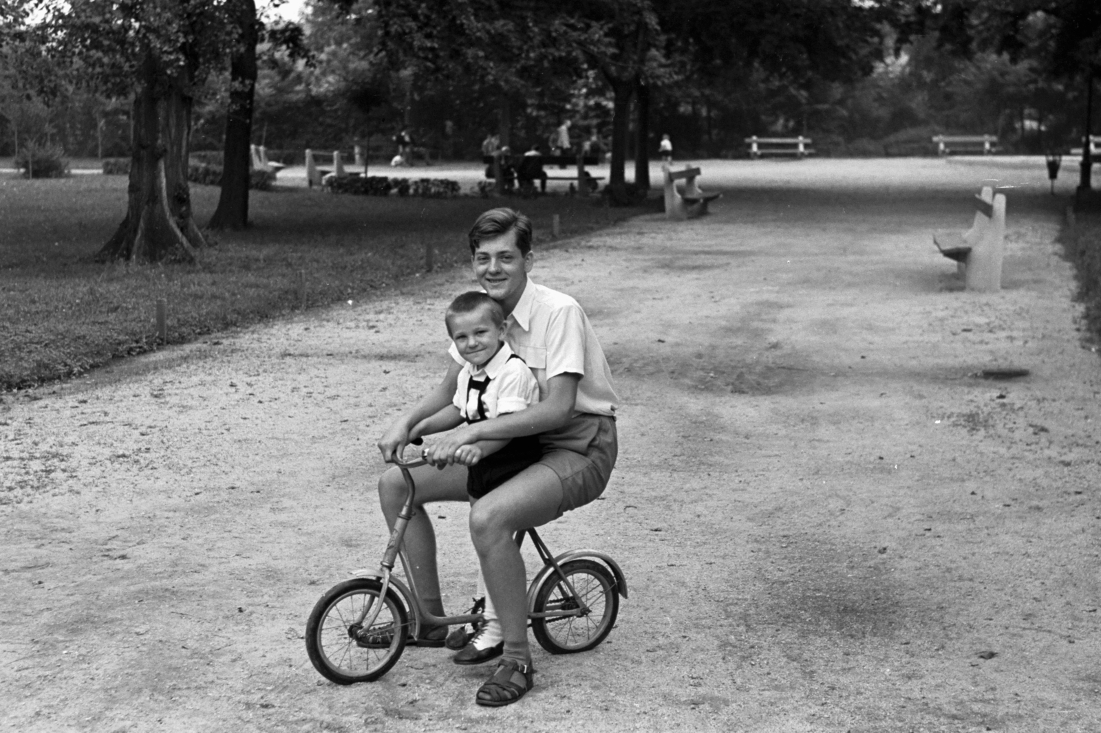 1954, Chuckyeager tumblr, kid's bicycle, wide sitting, Fortepan #143325