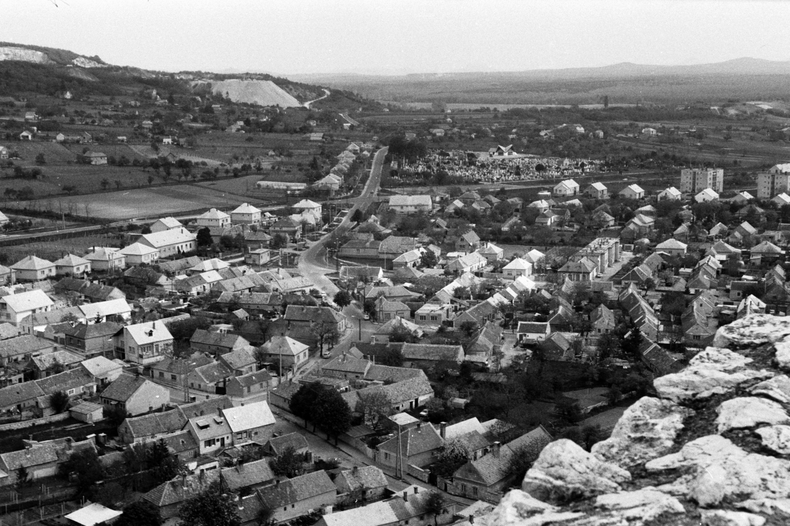 Hungary, Sümeg, kilátás a várból, középen a Tapolcai út., 1970, Chuckyeager tumblr, Fortepan #143415