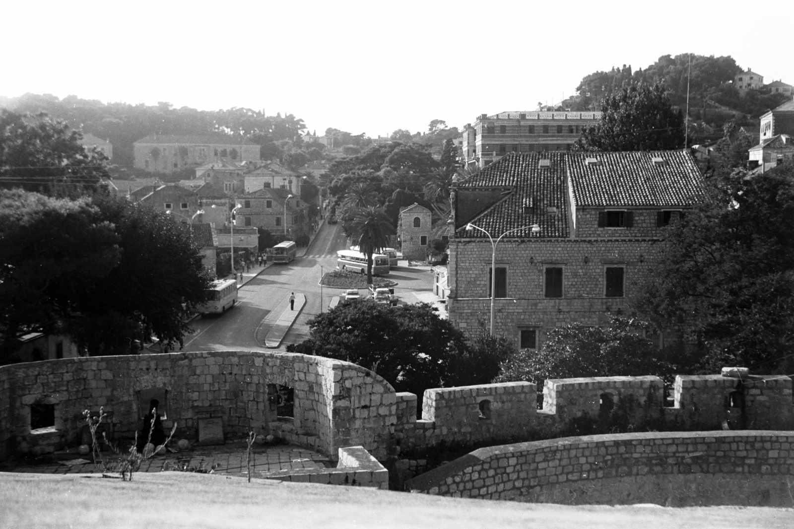 Croatia,Adriatic Sea, Dubrovnik, kilátás a városfalról az ulica branitelja Dubrovnika felé., 1963, Chuckyeager tumblr, Fortepan #143424