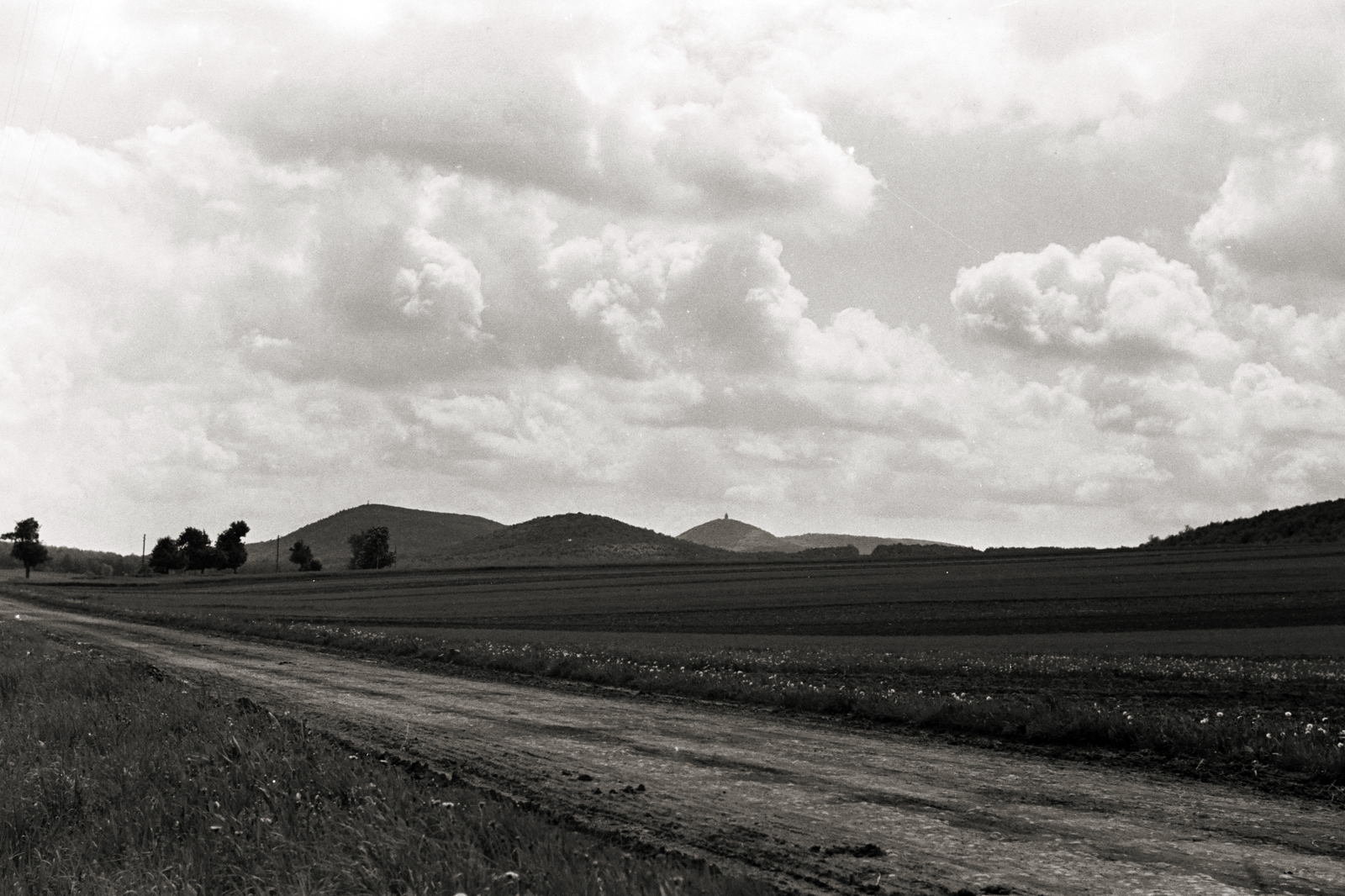 Hungary, Nagykovácsi, kilátás a János-hegy felé., 1940, Chuckyeager tumblr, picture, clouds, road, Fortepan #143438