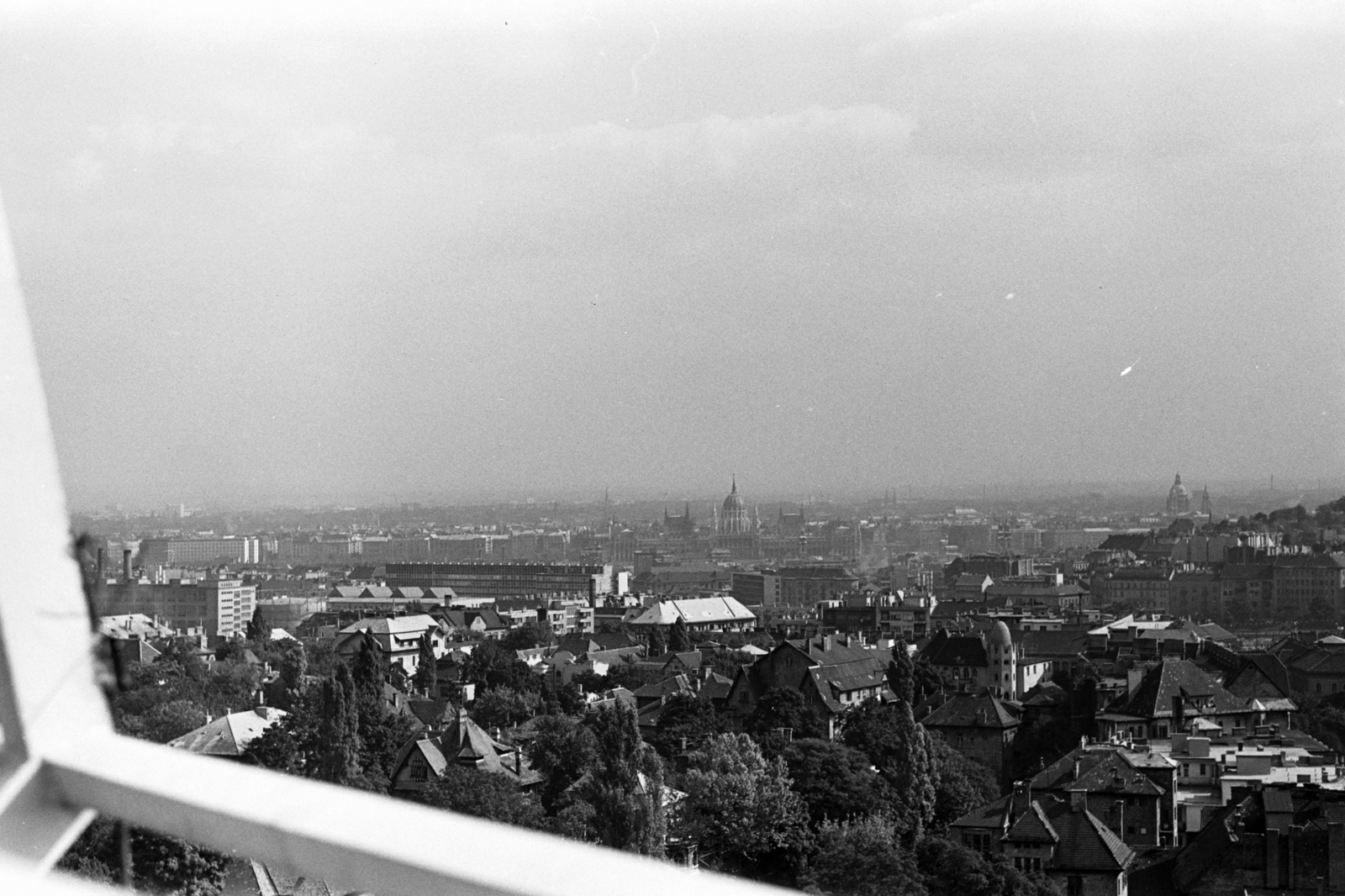 Hungary, Budapest II., kilátás a Budapest körszálló teraszáról a Parlament felé., 1970, Chuckyeager tumblr, picture, Budapest, Fortepan #143491