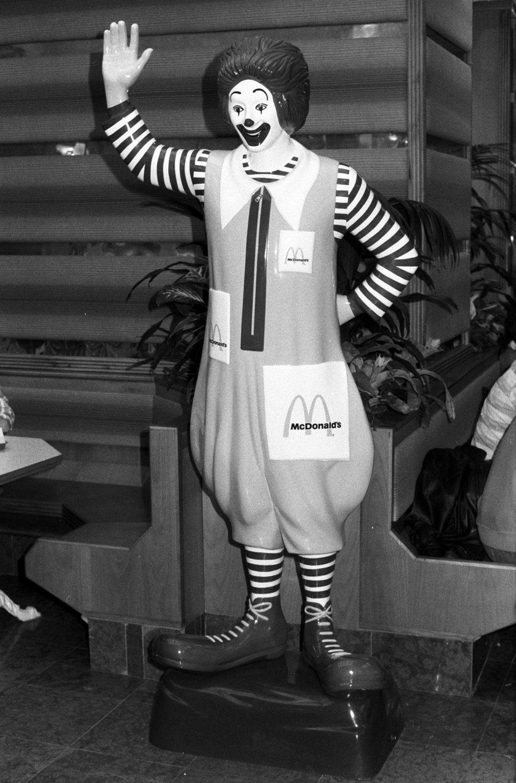 Hungary, Budapest V., Régi posta utca, gyorsétterem., 1988, Chuckyeager tumblr, Budapest, McDonald's-brand, regime change, Fortepan #143553