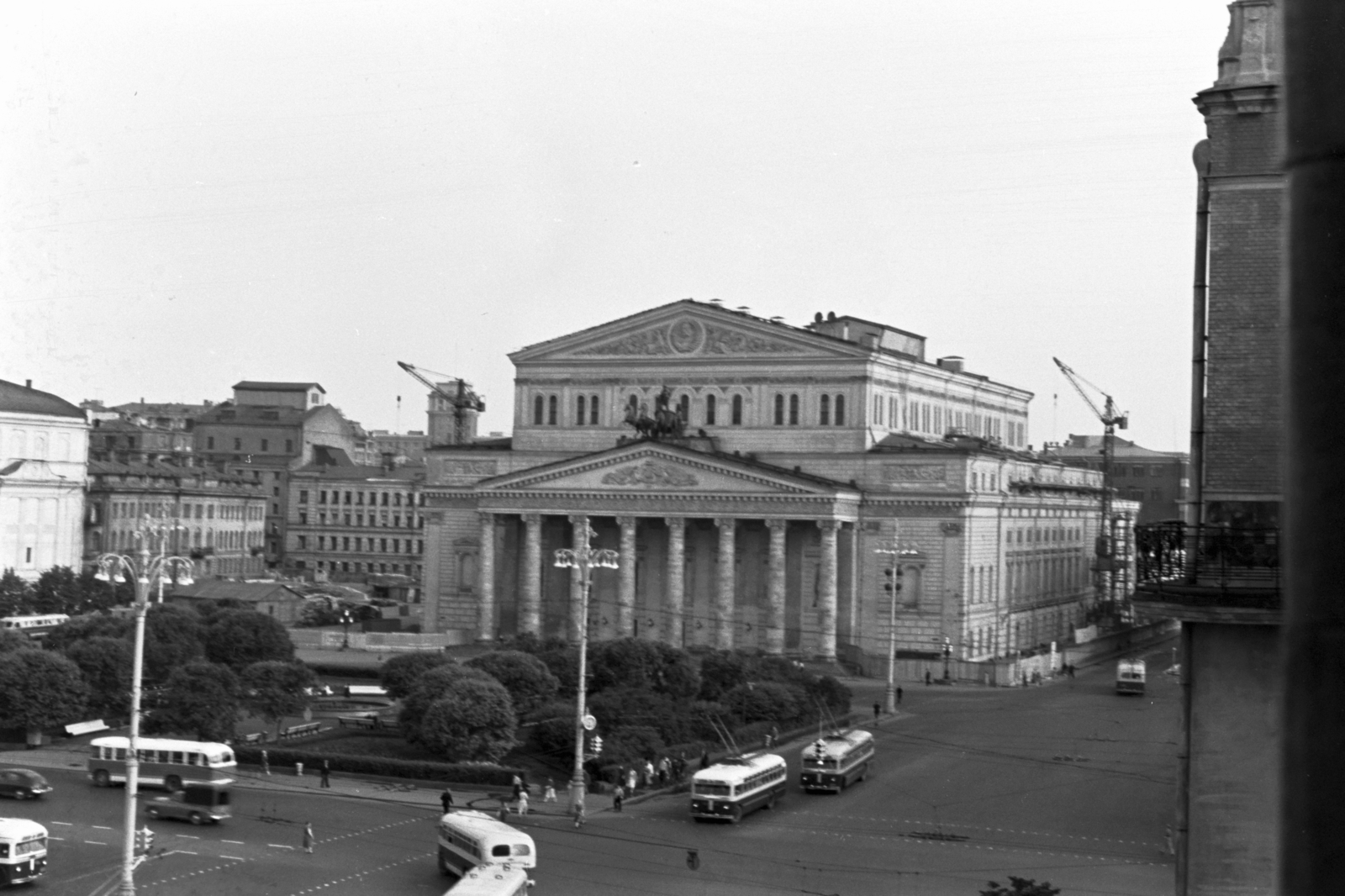 Russia, Moscow, Nagyszínház (Bolsoj)., 1958, Chuckyeager tumblr, Soviet Union, trolley bus, opera house, Classicism, Fortepan #143558