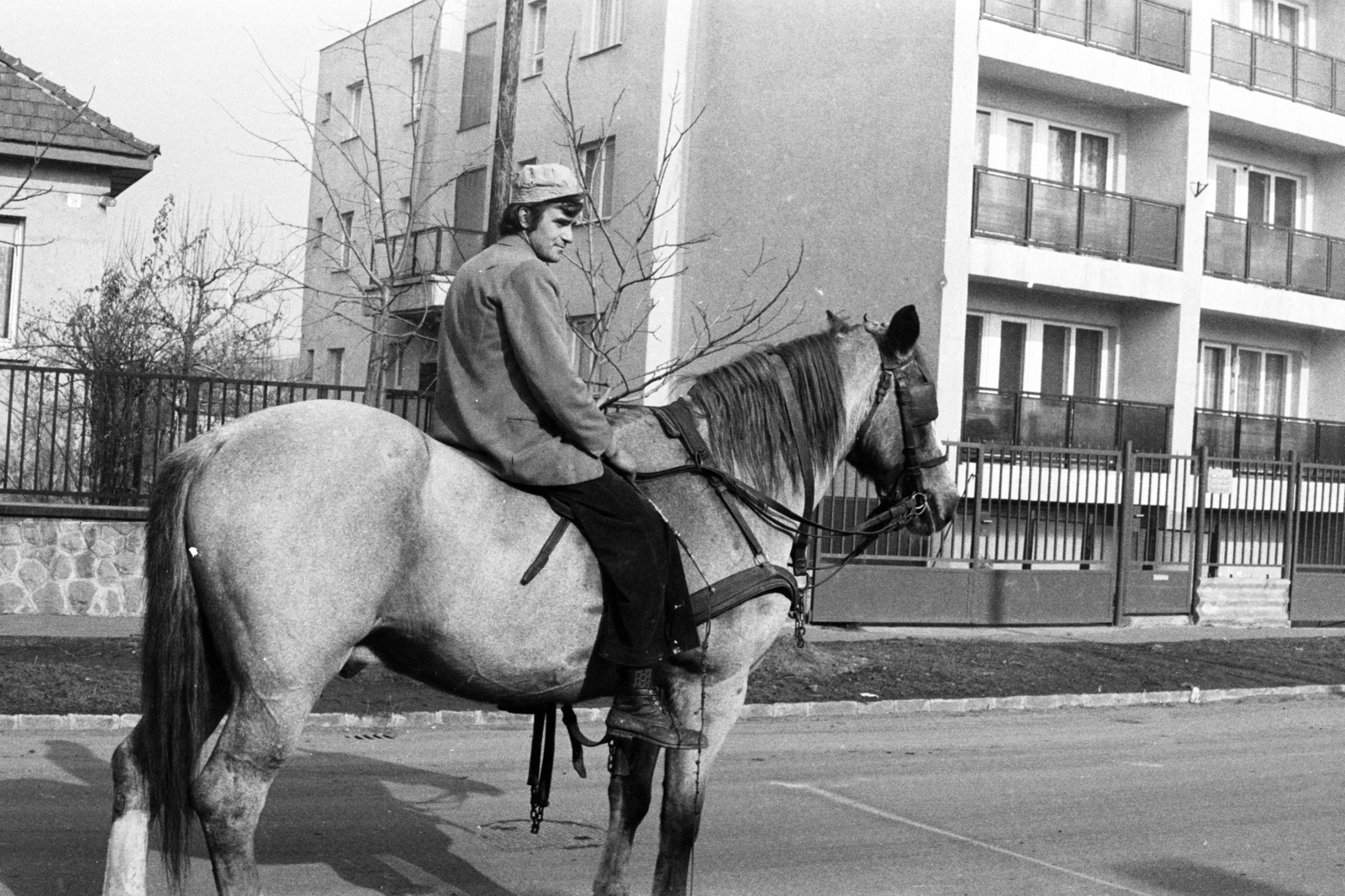 1972, Chuckyeager tumblr, rider, Fortepan #143585