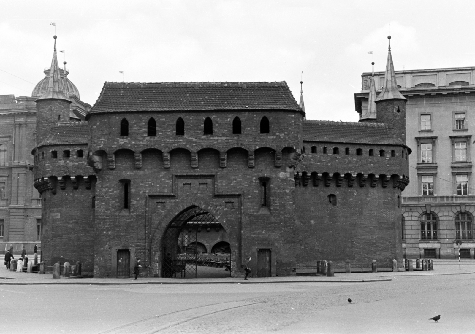 Poland, Kraków, ulica Basztowa, szemben a barbakán., 1963, Chuckyeager tumblr, barbican, Fortepan #143639