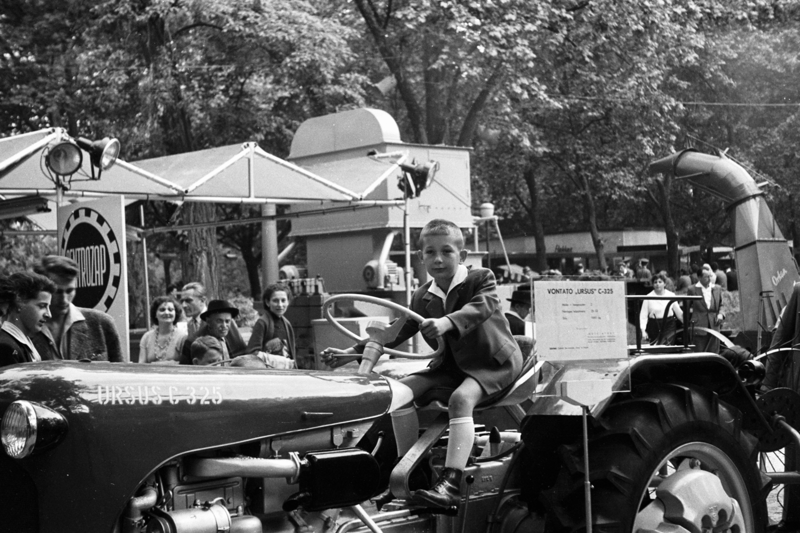 Hungary, Budapest XIV., 1961, Chuckyeager tumblr, tractor, Polish brand, Budapest, Ursus-brand, Fortepan #143728