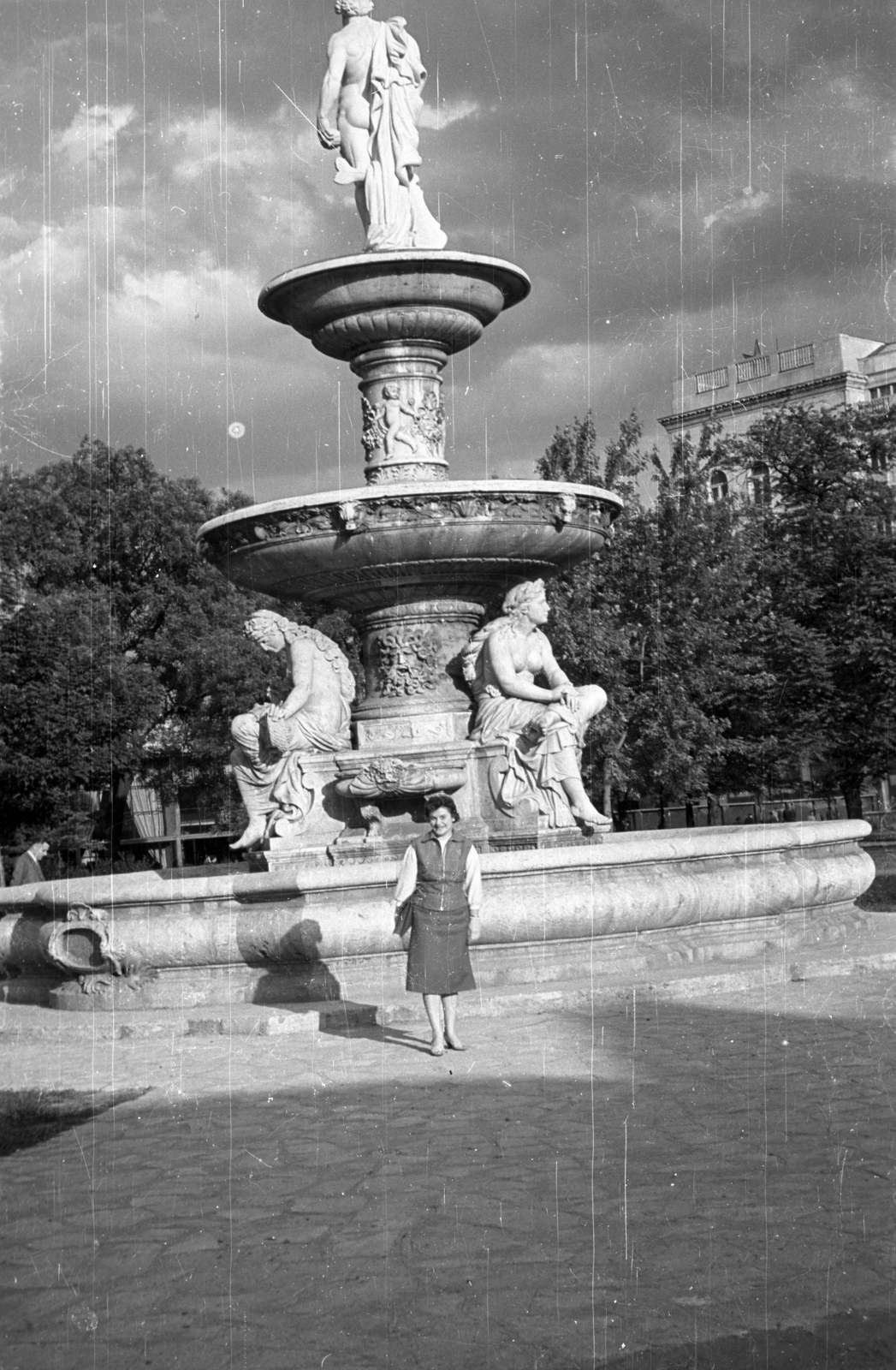 Hungary, Budapest V., Erzsébet (Engels) tér, Danubius-kút., 1959, Szent-tamási Mihály, fountain, Budapest, Fortepan #14373