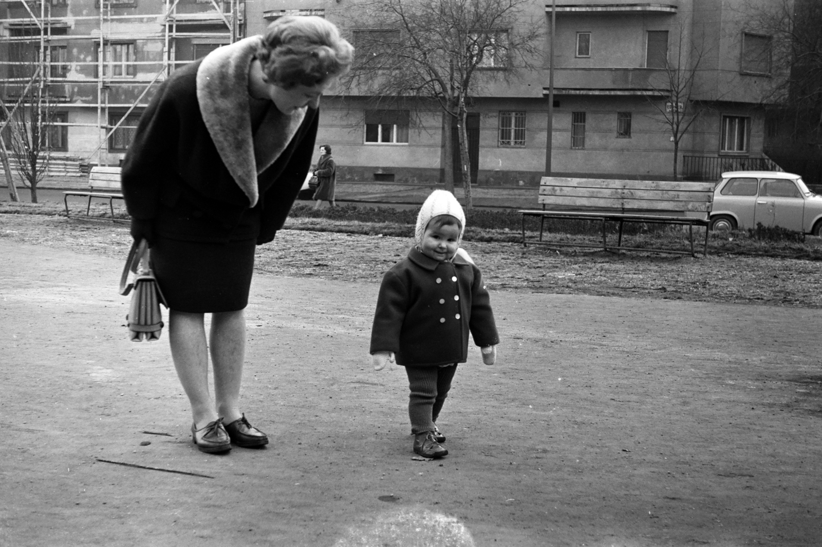 Hungary, Budapest XI., park a Feneketlen-tónál, háttérben az Edömér utca 4. és 6. számú ház., 1968, Chuckyeager tumblr, Budapest, Fortepan #143946