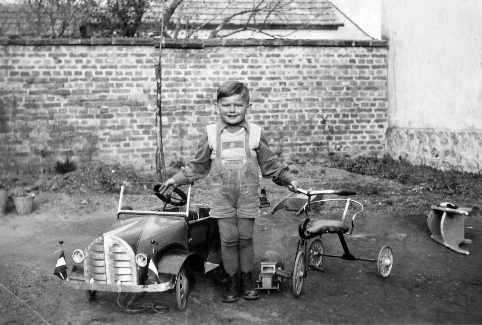 Hungary, Celldömölk, 1952, Baráth Endre, model car, wheelbarrow, leather pants, pedal car, kids' tricycles, Fortepan #14470