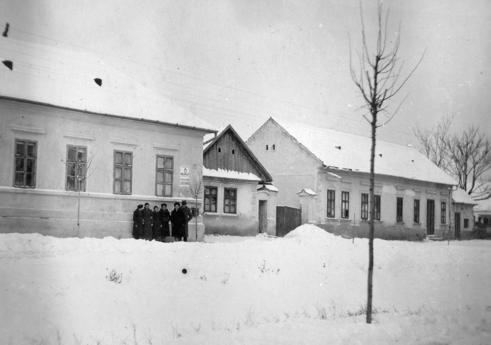 Slovakia, Jahodna, Fő utca, balra a Községháza., 1939, Baráth Endre, winter, Fortepan #14539