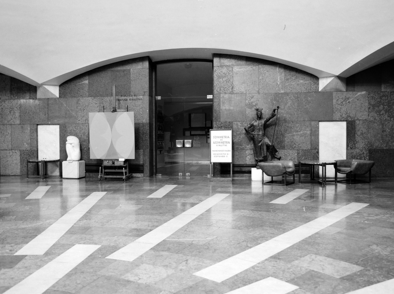 Magyarország, budai Vár, Budapest I., Magyar Nemzeti Galéria, Szimmetria és Aszimmetria című kiállítás., 1989, Magyar Nemzeti Galéria/Adattári Gyűjtemény, Budapest, Fortepan #145810