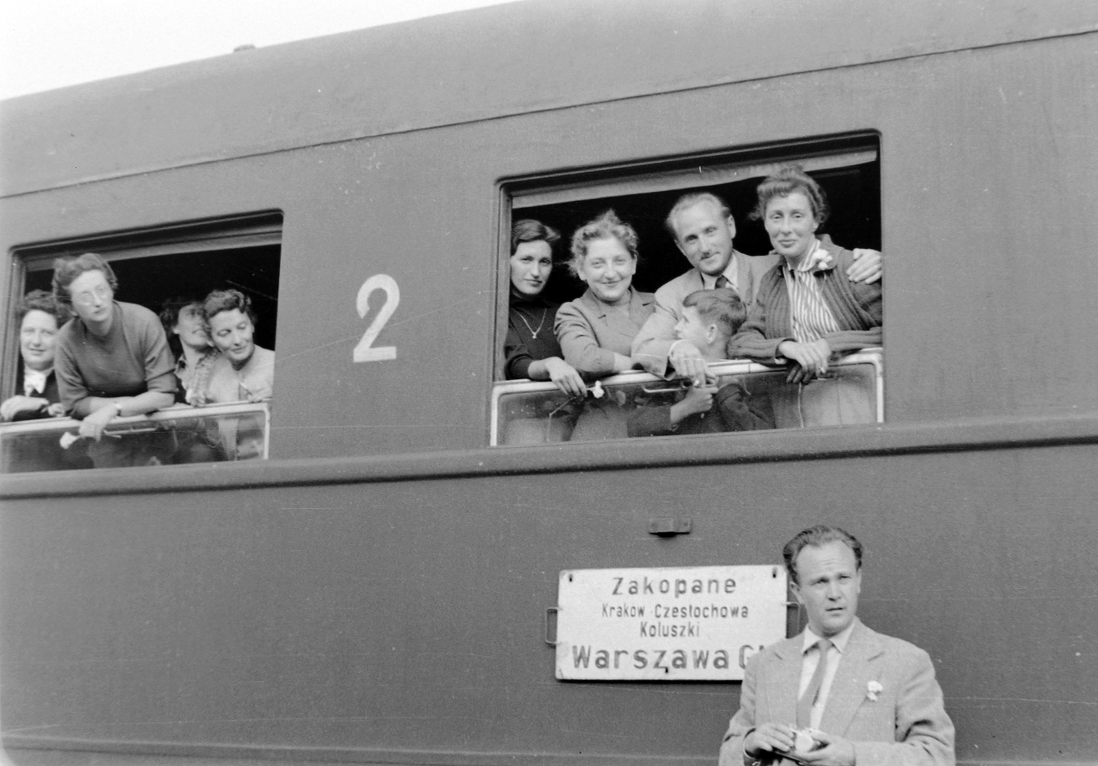 Poland, 1960, Fortepan, transport, railway, rail, leaning out of the window, Fortepan #14595