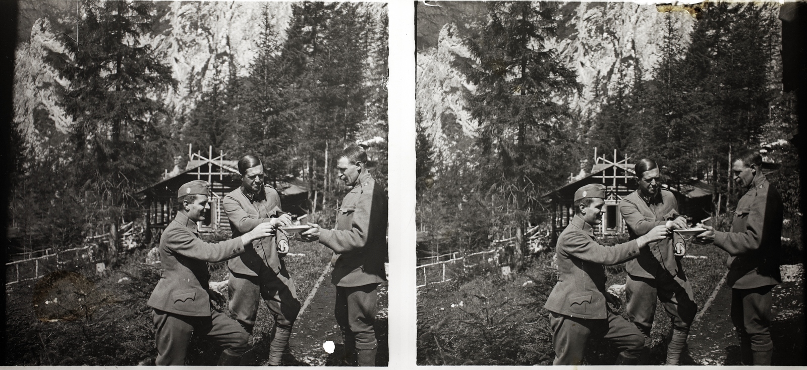 Románia,Erdély, Gyilkosvölgyi Telep, háttérben a Csíki-bükk, 1916, Asztalos András, sztereófotó, katonaság, Fortepan #146068