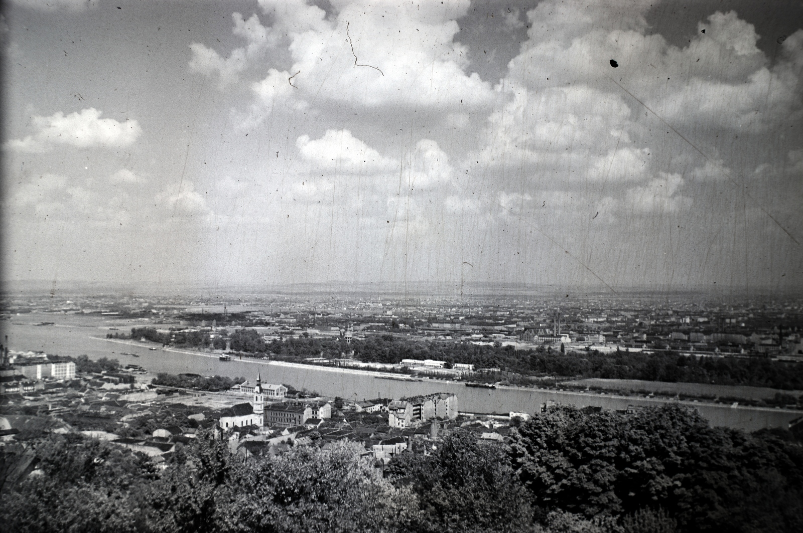 Hungary, Budapest II., József-hegyi kilátó, panoráma a Margit-sziget és Angyalföld felé. Előtérben az Újlaki templom., 1936, Sattler Katalin, Budapest, Fortepan #146142