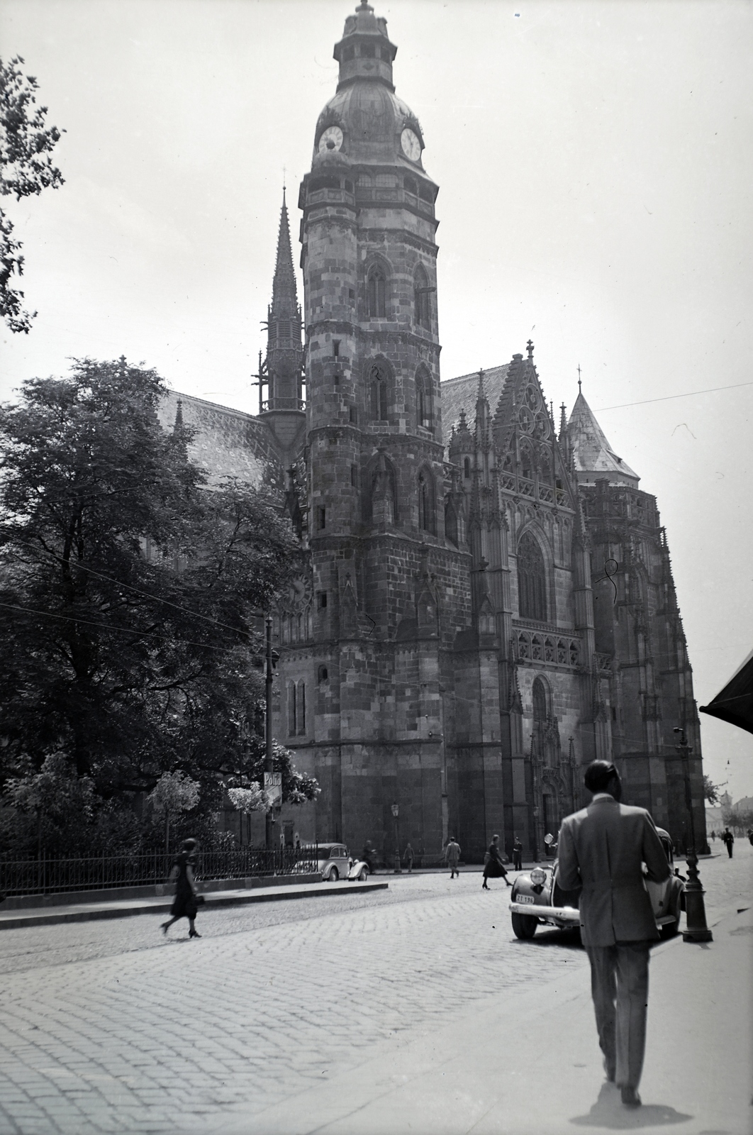 Slovakia, Košice, Fő tér (Hlavné namestie), Szent Erzsébet-főszékesegyház (Dóm)., 1939, Sattler Katalin, Fortepan #146211