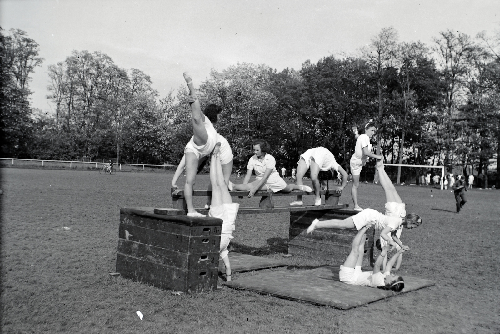 Hungary, Tahitótfalu, a Budapesten működő német birodalmi iskola sportrendezvénye a Pokol csárda melletti sportpályán., 1940, Sattler Katalin, feat, Fortepan #146259