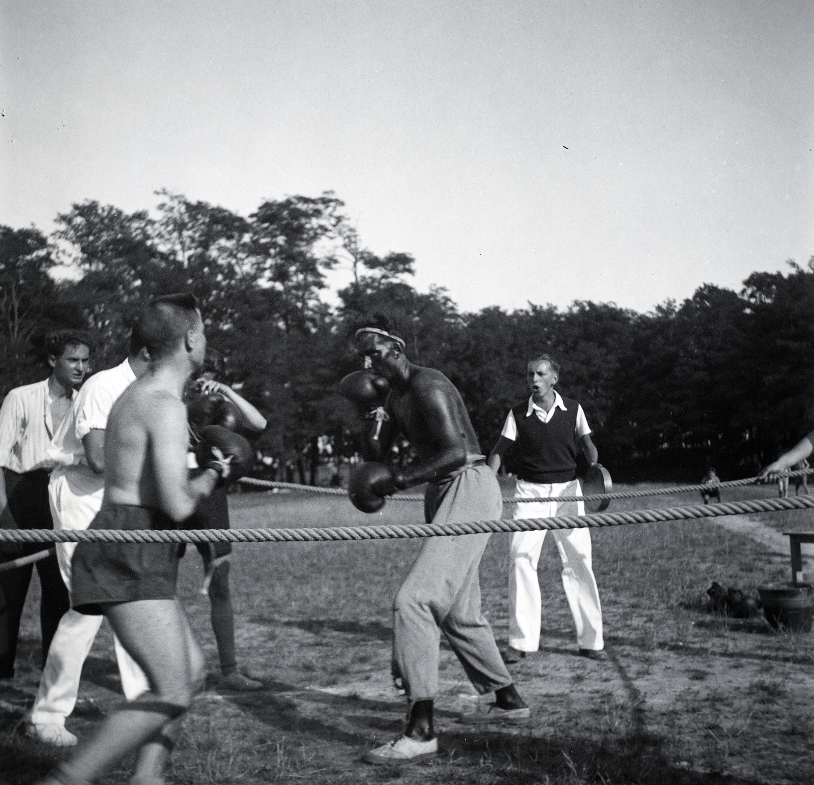 Hungary, Tahitótfalu, a Budapesten működő német birodalmi iskola sportrendezvénye a Pokol csárda melletti sportpályán., 1939, Sattler Katalin, boxing, Fortepan #146354