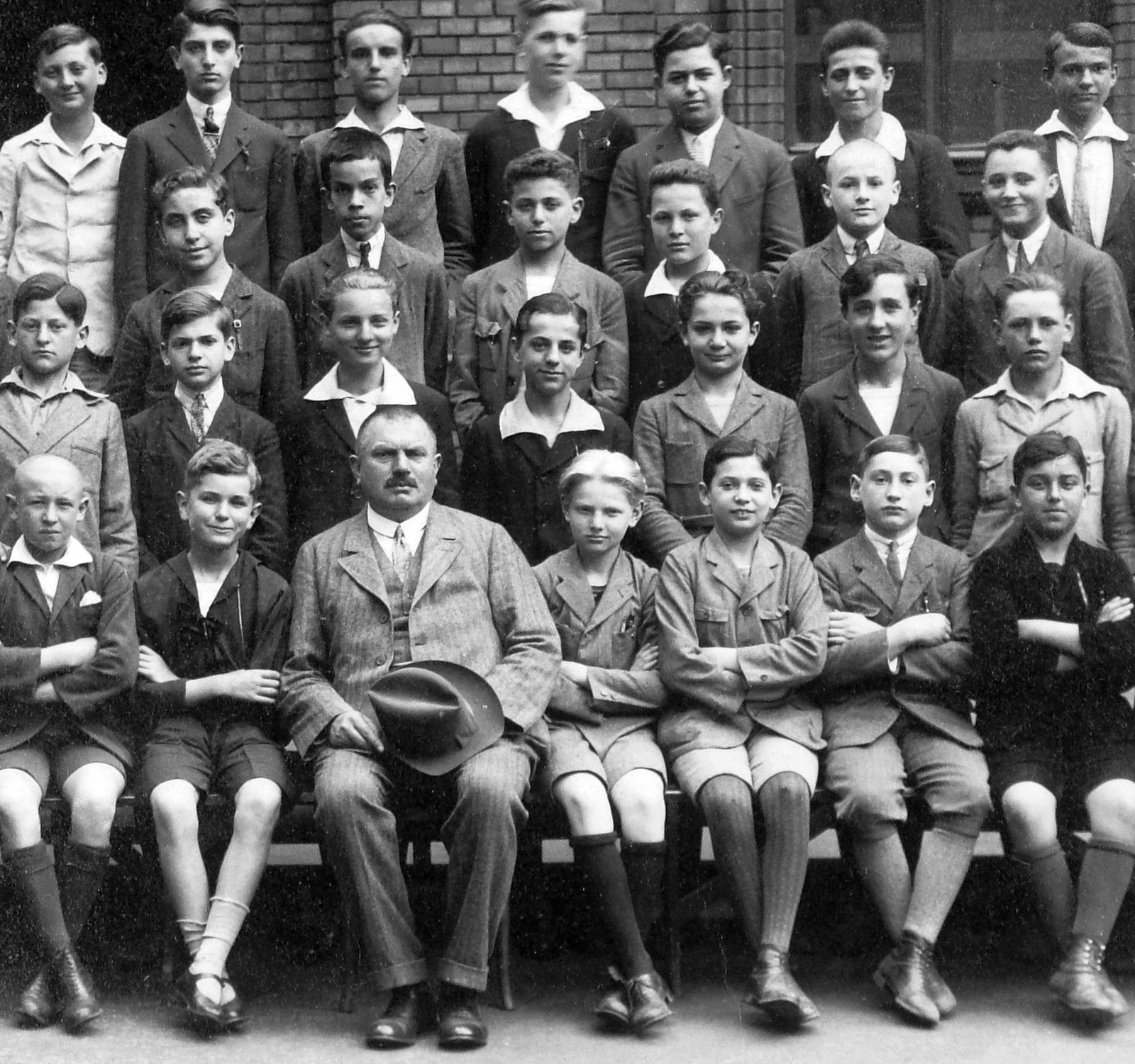 Hungary, Budapest VII., Barcsay utca, Madách Imre Gimnázium, csoportkép egy harmadikos osztályról., 1926, Saly Noémi, tableau, high school, Budapest, boys, hat, arms crossed over the chest, Fortepan #14648