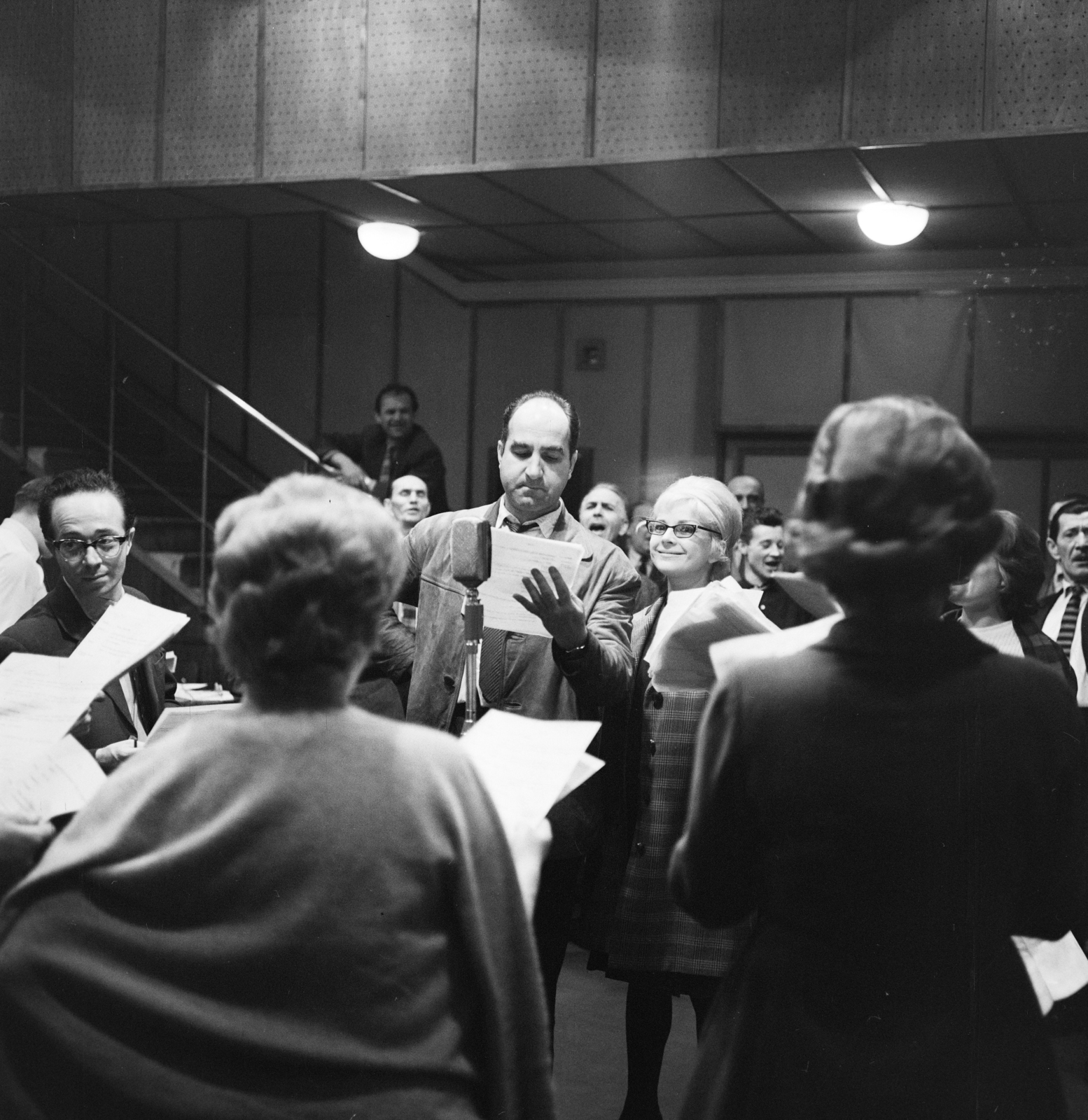 Magyarország, Budapest VIII., a Magyar Rádió 1-es stúdiója, középen Melis György és Házy Erzsébet operaénekesek., 1964, Szalay Zoltán, Budapest, Magyar Rádió, Fortepan #146533