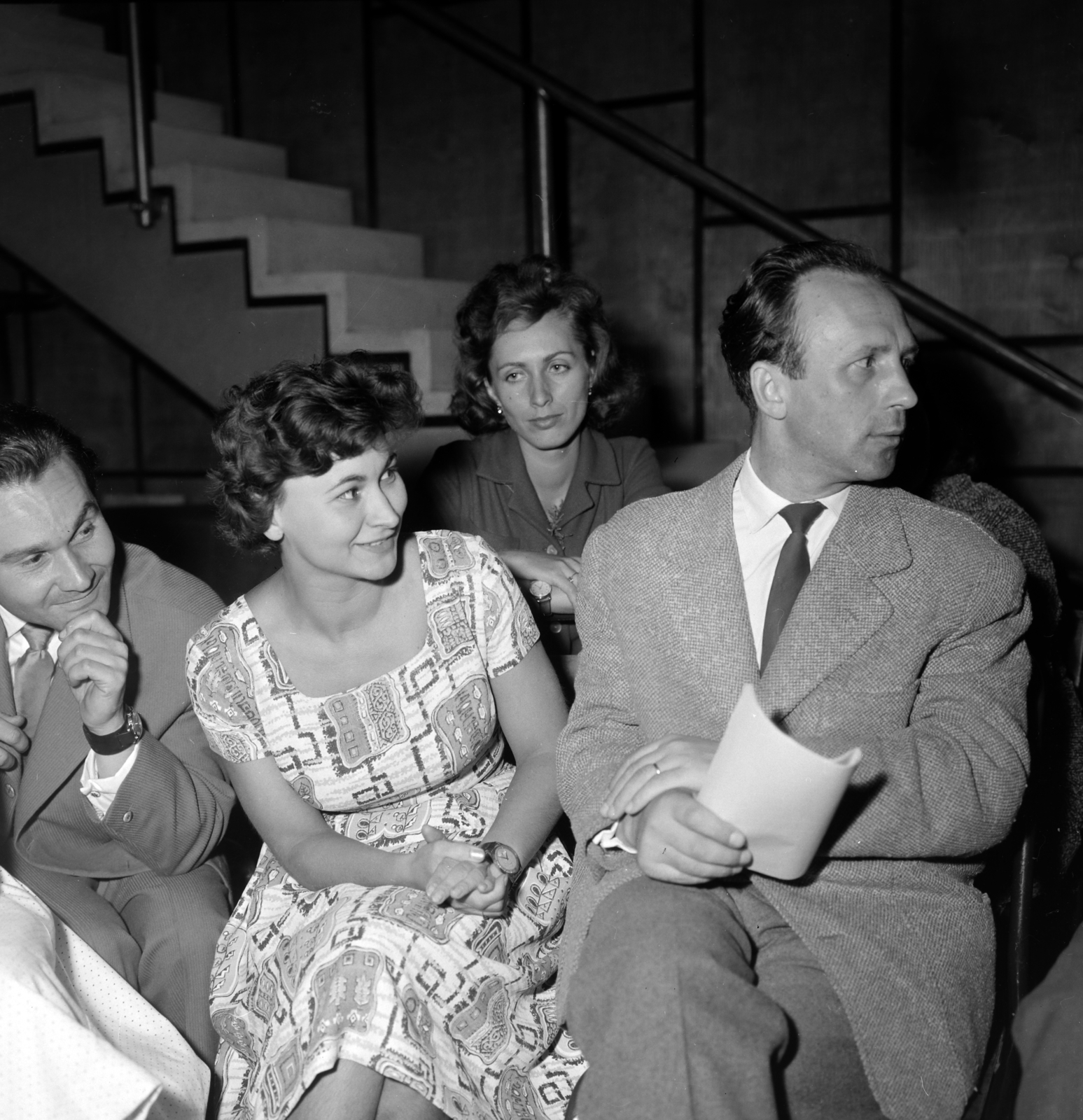 Hungary, Budapest VIII., a Magyar Rádió 14-es stúdiója. Jobb szélen Varga Károly karnagy, a Zenekedvelő gyerekek klubjának és sok más ifjúsági zenei műsor szerkesztője, vezetője a Magyar Rádió és Televízióban., 1960, Szalay Zoltán, Budapest, celebrity, Fortepan #146566