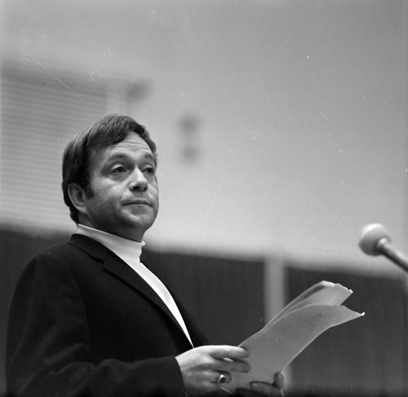Hungary, Budapest VIII., a Magyar Rádió stúdiója, Márkus László színművész., 1969, Szalay Zoltán, Budapest, Hungarian Radio, turtleneck, Fortepan #146676