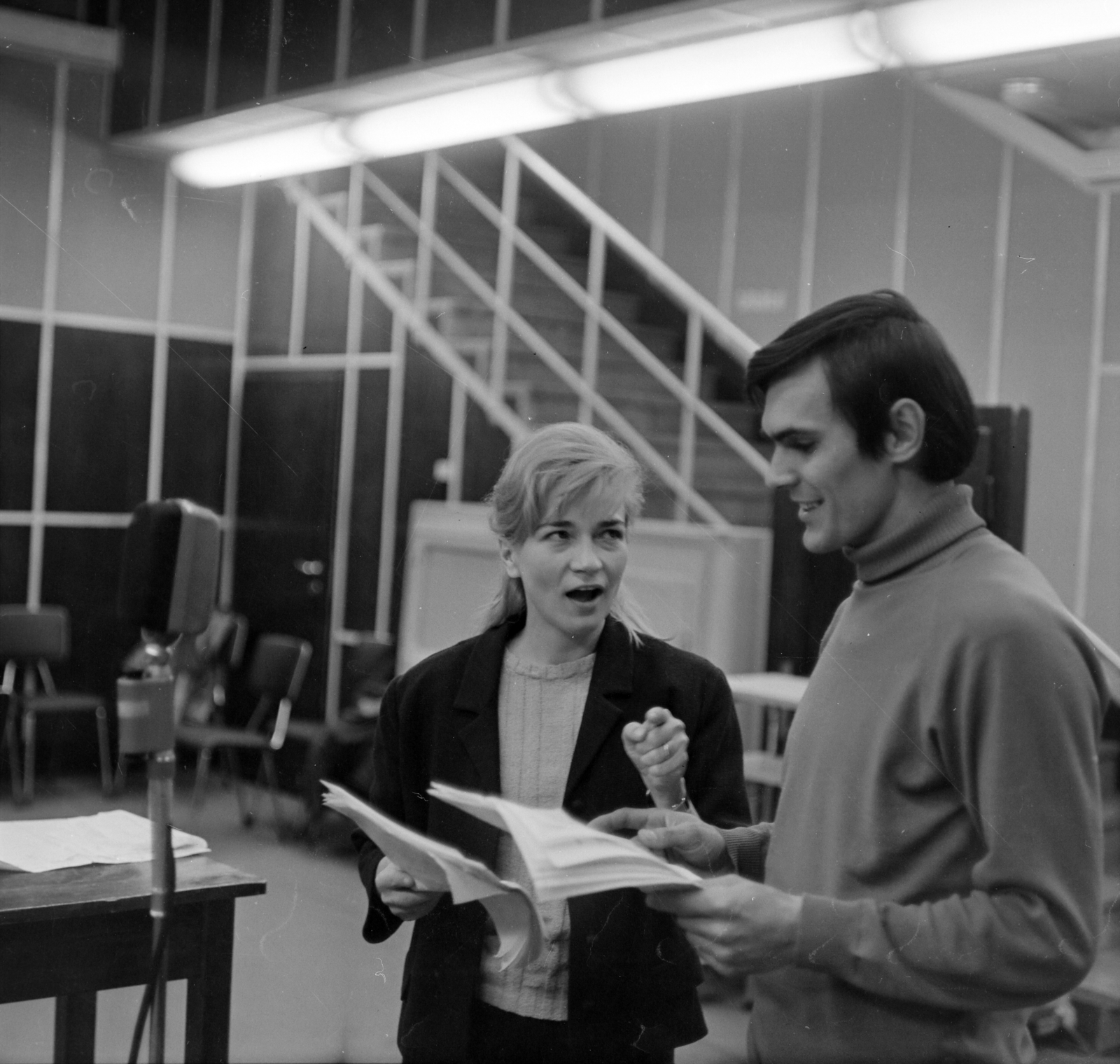 Hungary, Budapest VIII., a Magyar Rádió 1-es stúdiója, Vass Éva és Juhász Jácint színművészek., 1969, Szalay Zoltán, Budapest, Hungarian Radio, Fortepan #146717