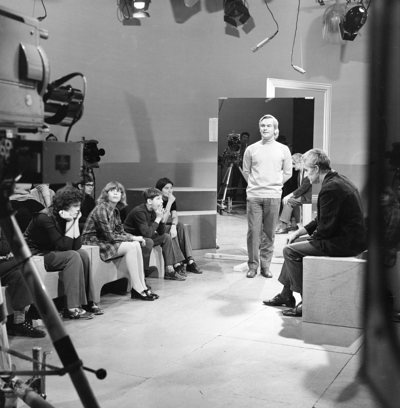Hungary, Budapest V., az MTV stúdiója, Latinovits Zoltán színművész és Vargha Balázs író a Fabula című nűsorban., 1970, Szalay Zoltán, Hungarian TV, television camera, Budapest, Fortepan #146741