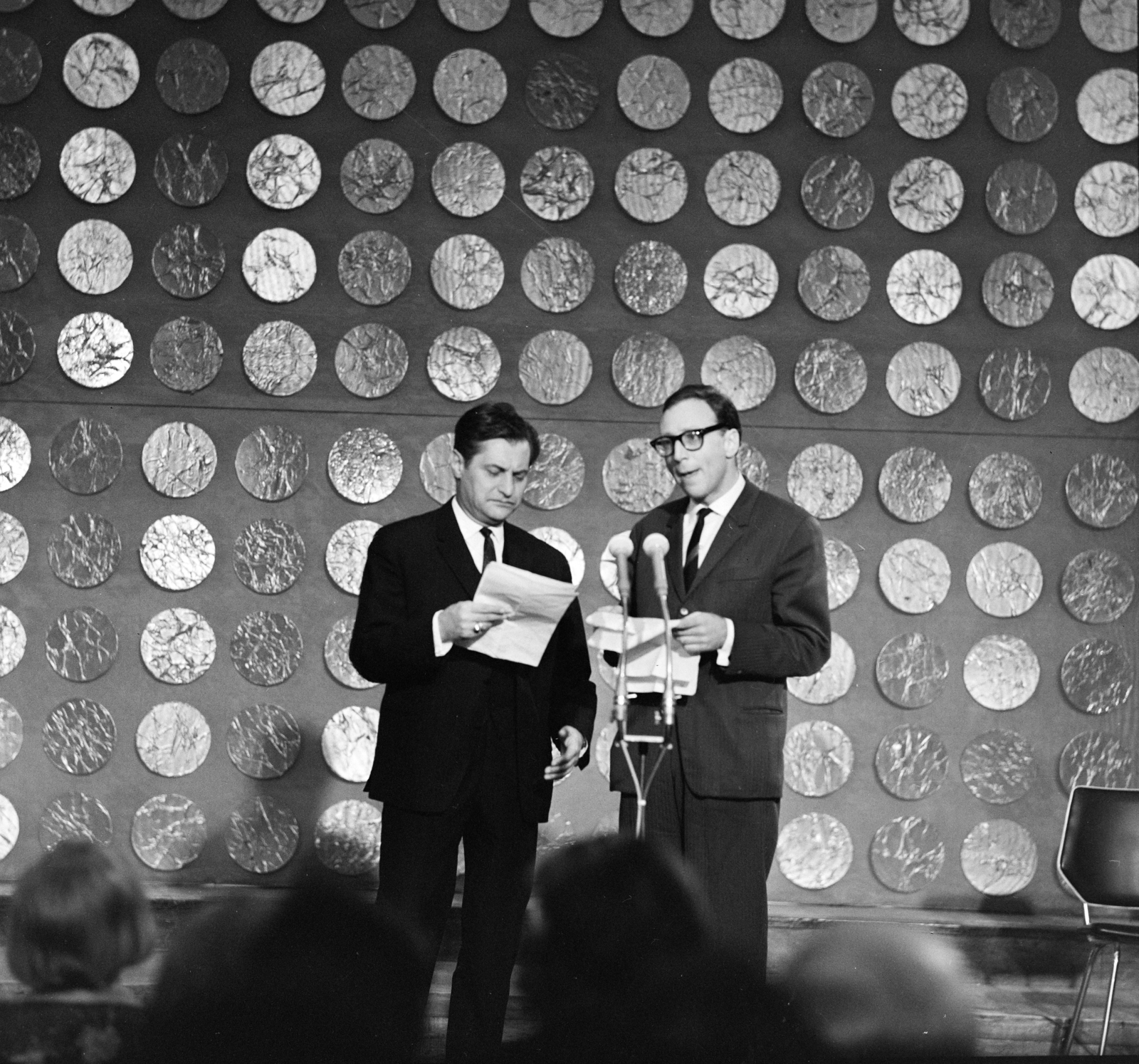 Hungary, Budapest VIII., a Magyar Rádió 6-os stúdiója, Agárdy Gábor színművész és Molnár Gál Péter színikritikus, újságíró., 1966, Szalay Zoltán, Budapest, Hungarian Radio, Fortepan #146815