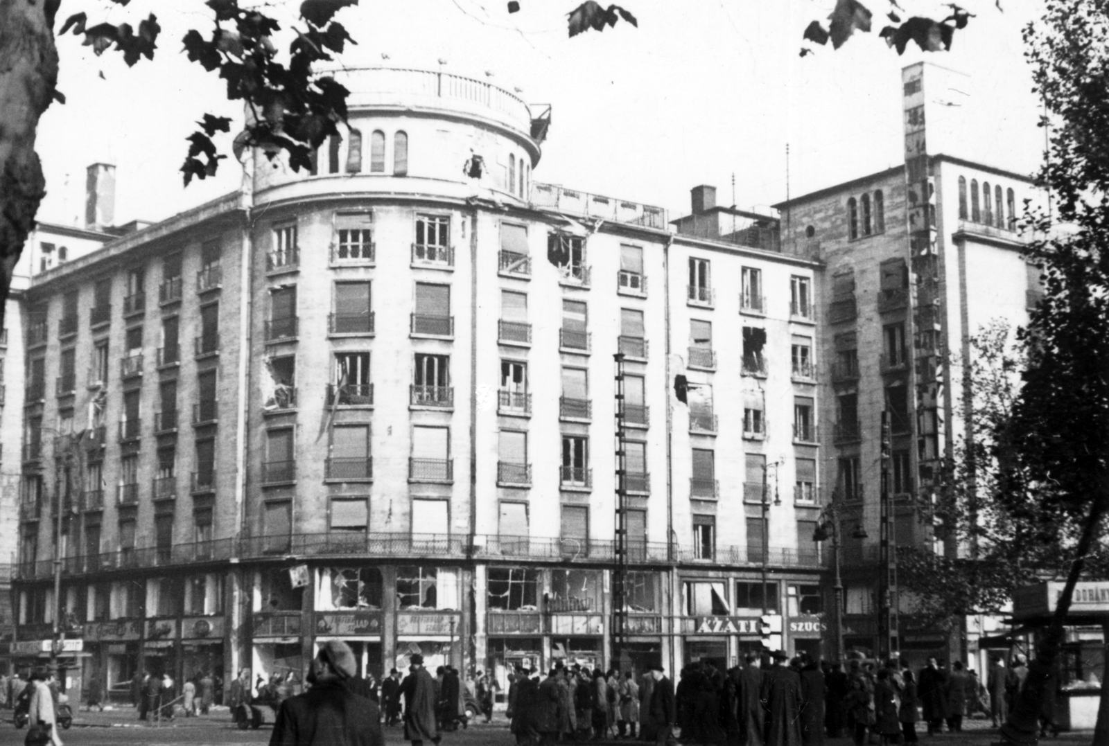Hungary, Budapest VII., Astoria kereszteződés, Károly (Tanács) körút - Rákóczi út sarok, MTA lakóház., 1956, Klausz Ádám, revolution, Budapest, Fortepan #146985