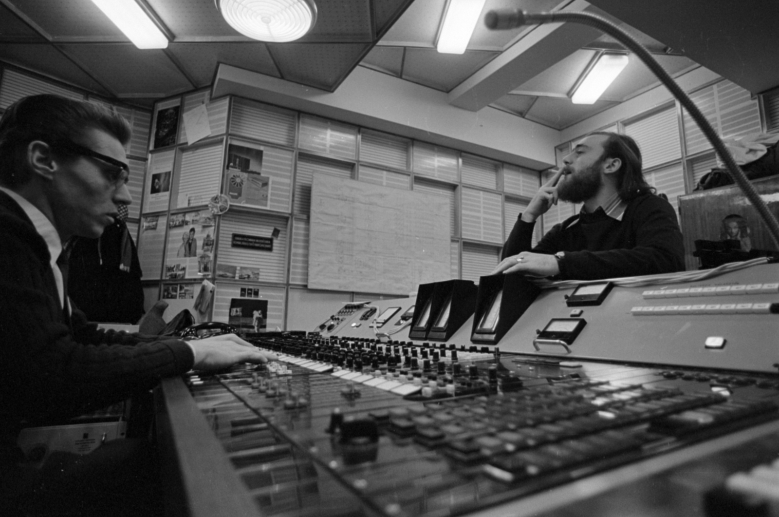 Hungary, Budapest VIII., a Magyar Rádió stúdiója, Kardos József hangmérnök és Victor Máté zenész, zeneszerző., 1974, Szalay Zoltán, Budapest, Hungarian Radio, Fortepan #147183