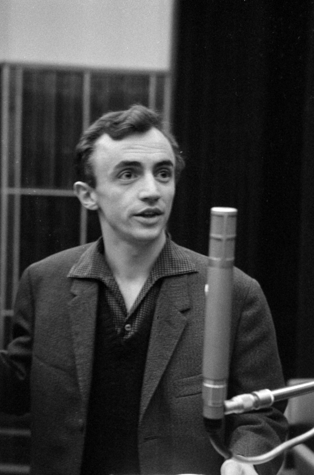 Hungary, Budapest VIII., a Magyar Rádió stúdiója, Jerzy Stefan Stawiński Pingvin című regényéből készült rádiójáték felvétele. Iglódi István színművész., 1967, Szalay Zoltán, Budapest, Hungarian Radio, Fortepan #147280