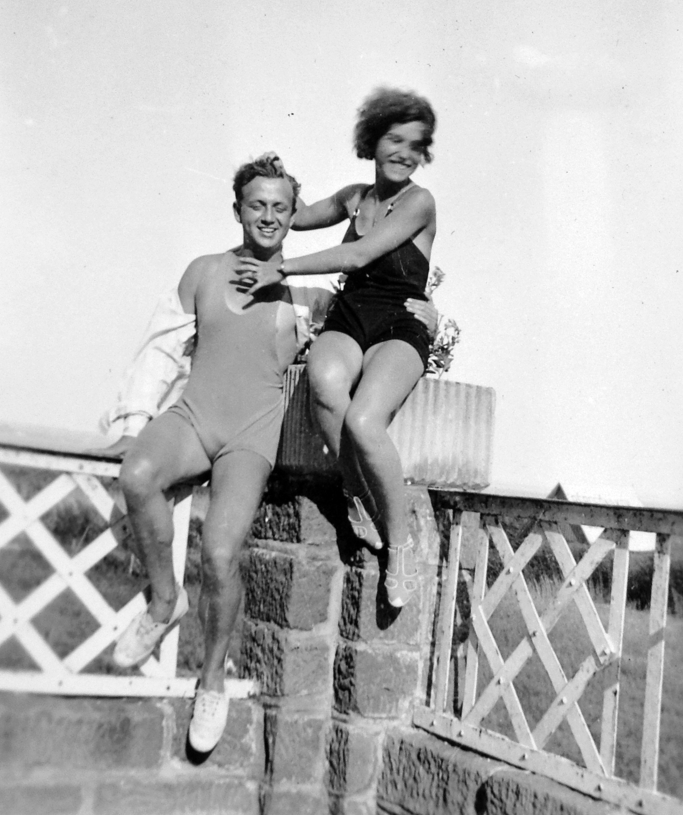 1936, Négyesi Pál, sitting on a handrail, Fortepan #14734