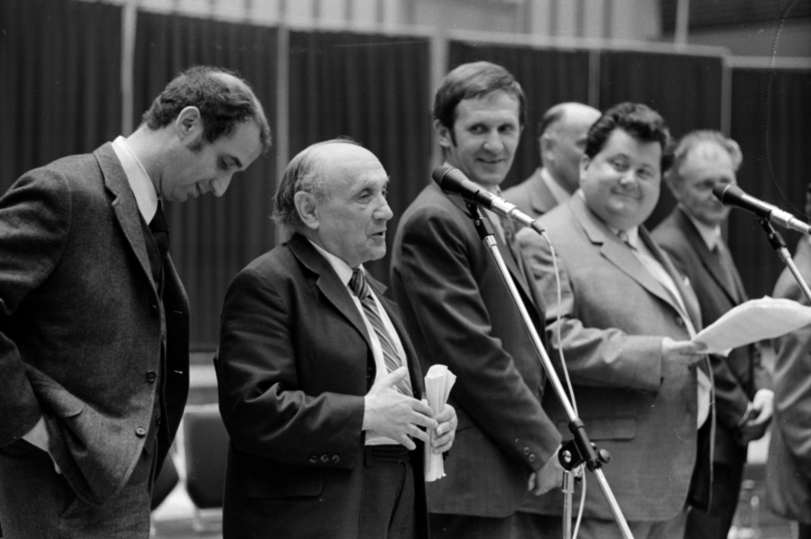 Hungary, Budapest VIII., a Magyar Rádió stúdiója, balról Sándor György, Királyhegyi Pál és jobb oldalon Soós András humoristák., 1978, Szalay Zoltán, Budapest, Hungarian Radio, Fortepan #147344