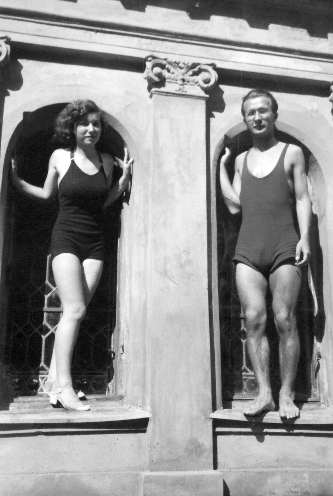 Hungary, Budapest I., Döbrentei tér, Rudas fürdő tetőterasza., 1936, Négyesi Pál, bathing suit, Budapest, statue, Fortepan #14736