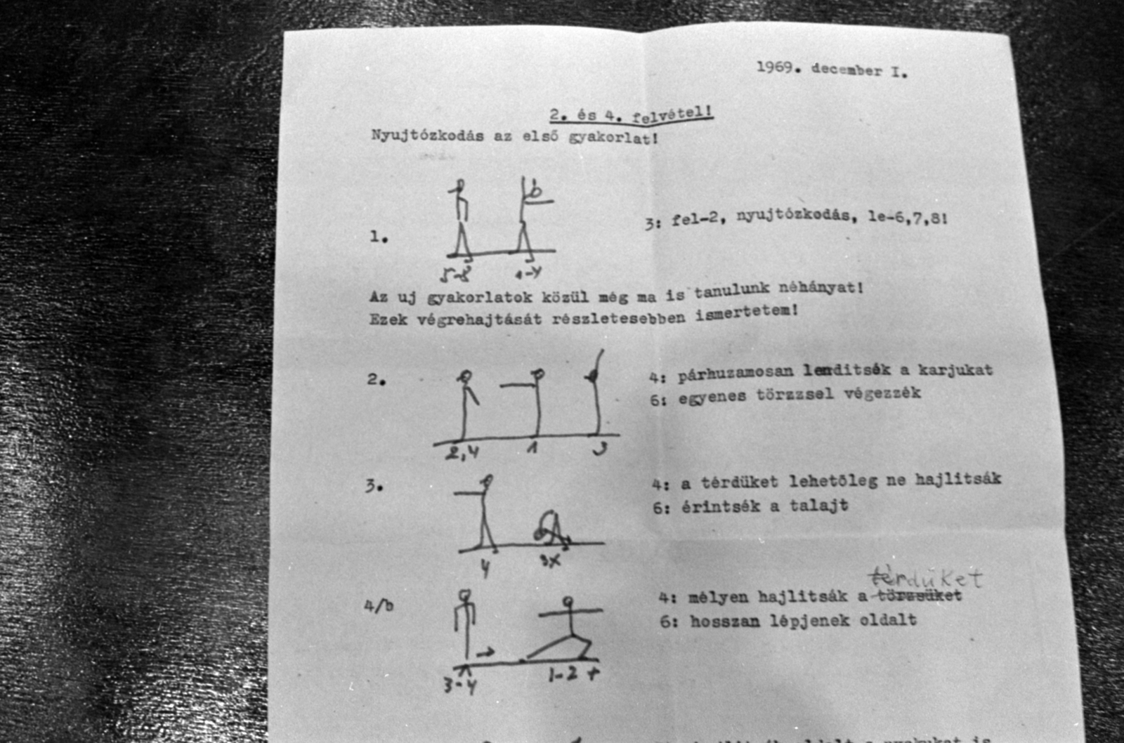 Hungary, Budapest VIII., a Magyar Rádió stúdiója, a Reggeli torna című adás felvétele., 1971, Szalay Zoltán, exercise, Budapest, Hungarian Radio, message, doodle, Fortepan #147451