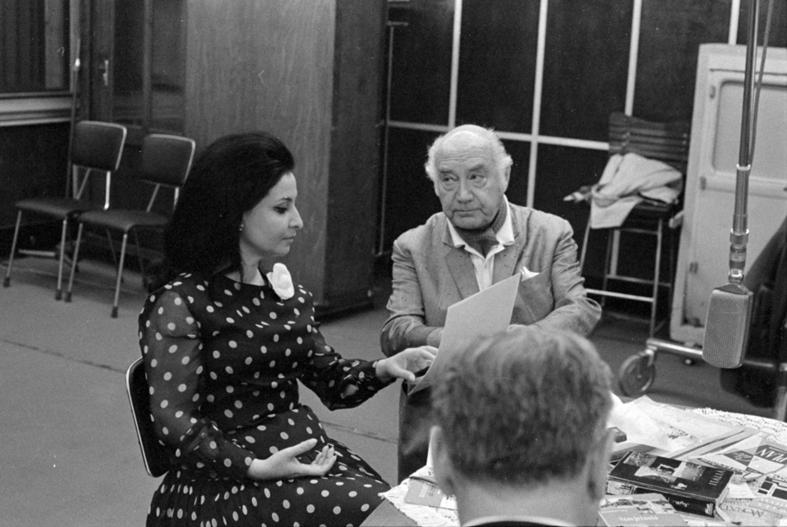 Hungary, Budapest VIII., a Magyar Rádió stúdiója, Jeanette Pilou francia operaénekesnő és Svéd Sándor operaénekes a Do-re-mi Áruház című műsorban., 1969, Szalay Zoltán, Budapest, Hungarian Radio, Fortepan #147855