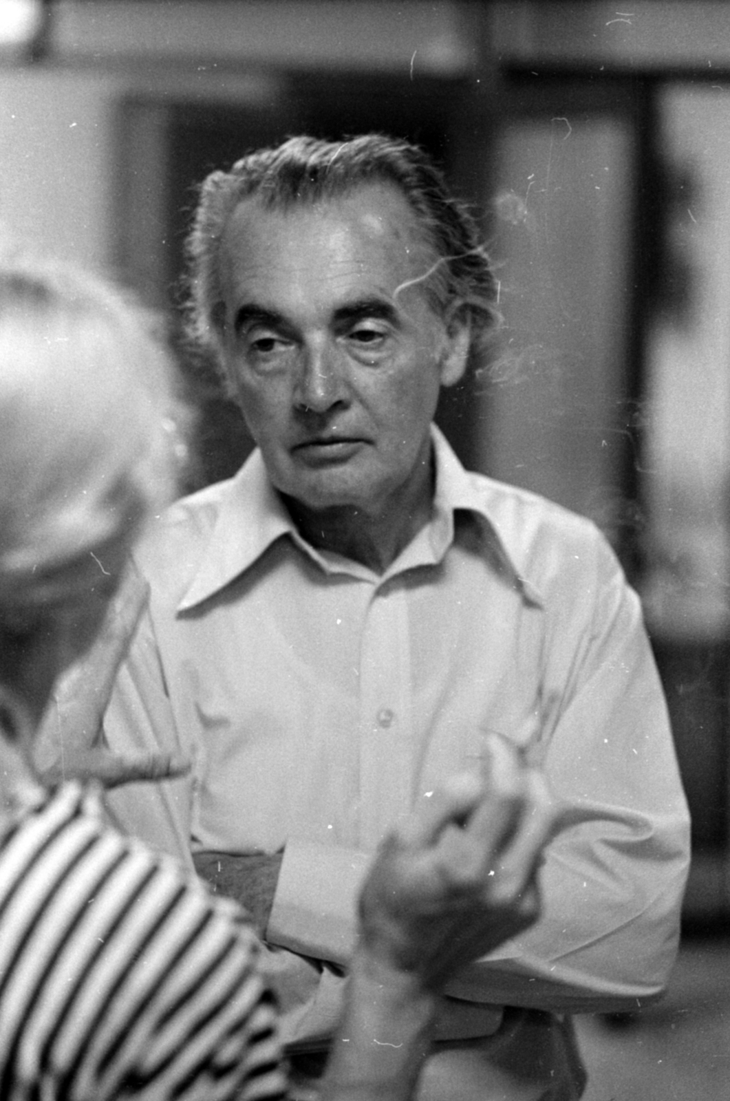 Hungary, Budapest VIII., Magyar Rádió, Mándy Iván író, háttal Temessy Hédi, színművésznő., 1977, Szalay Zoltán, portrait, Budapest, Hungarian Radio, Fortepan #148006