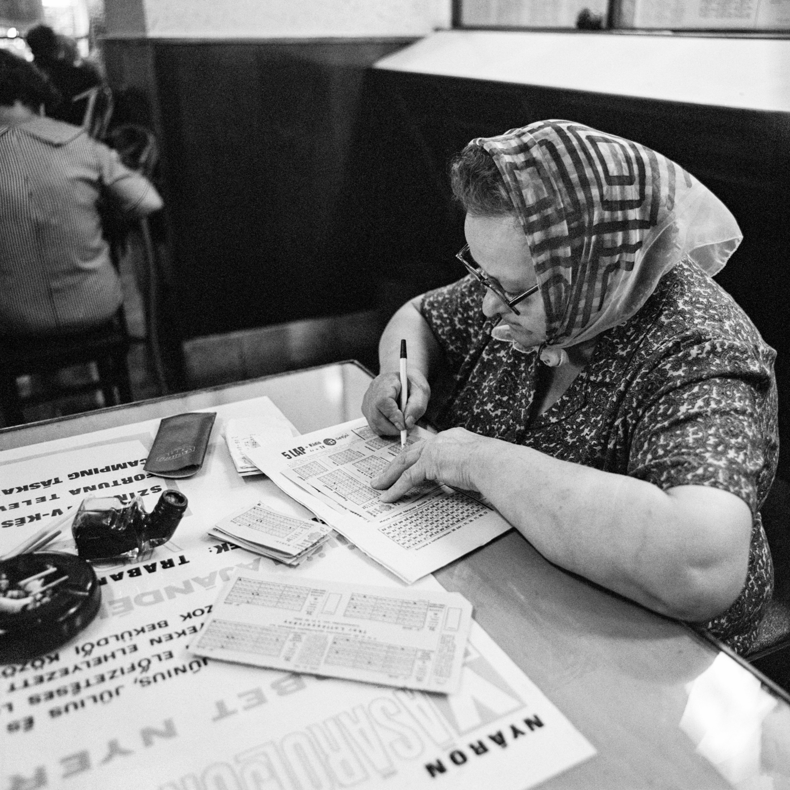 Hungary, A kép forrását kérjük így adja meg: Fortepan/Hegyi Zsolt, Balla Demeter felvétele., 1966, Balla Demeter / Hegyi Zsolt jogörökös adománya, glasses, ink bottle, ashtray, headscarf, pen, lottery retailer, Fortepan #148153