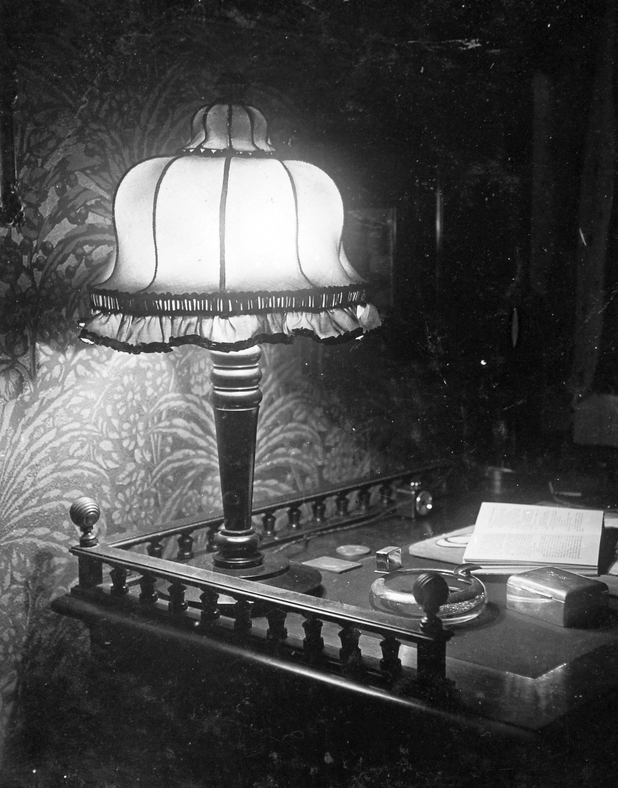 1935, Négyesi Pál, light, desk, ashtray, table lamps, Fortepan #14822