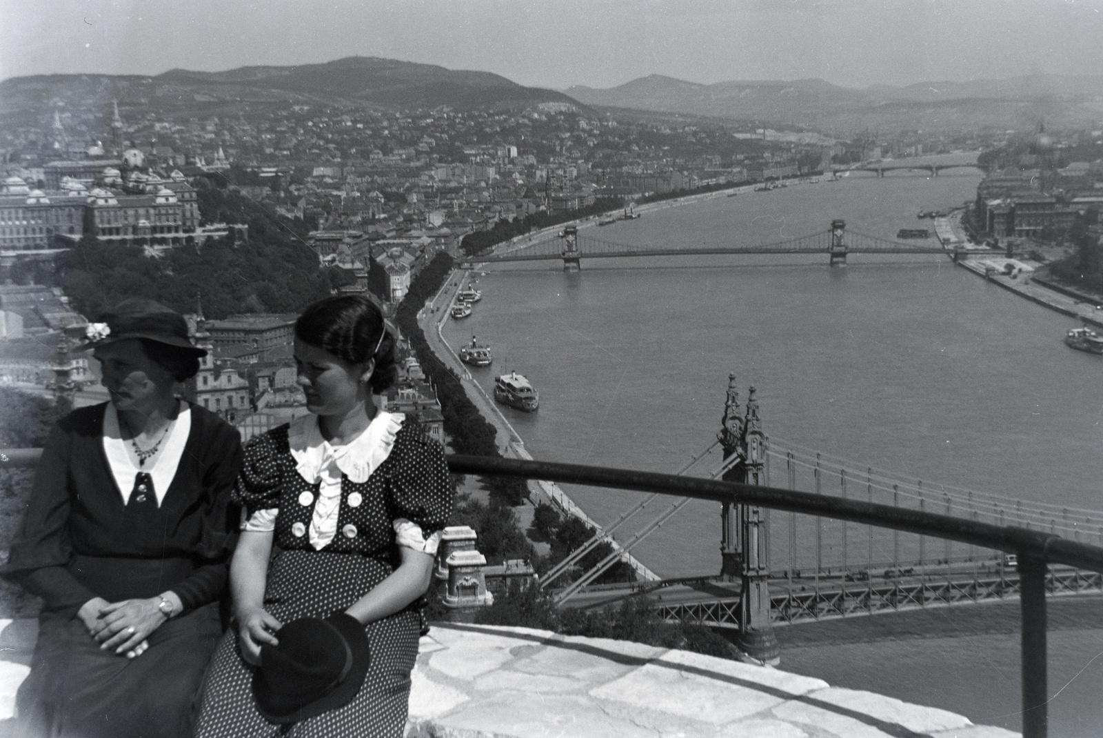 Hungary, Budapest I., kilátás az Erzsébet híd és a Széchenyi Lánchíd felé., 1938, Barbjerik Ferenc, bridge, river, Danube, Budapest, Fortepan #148235