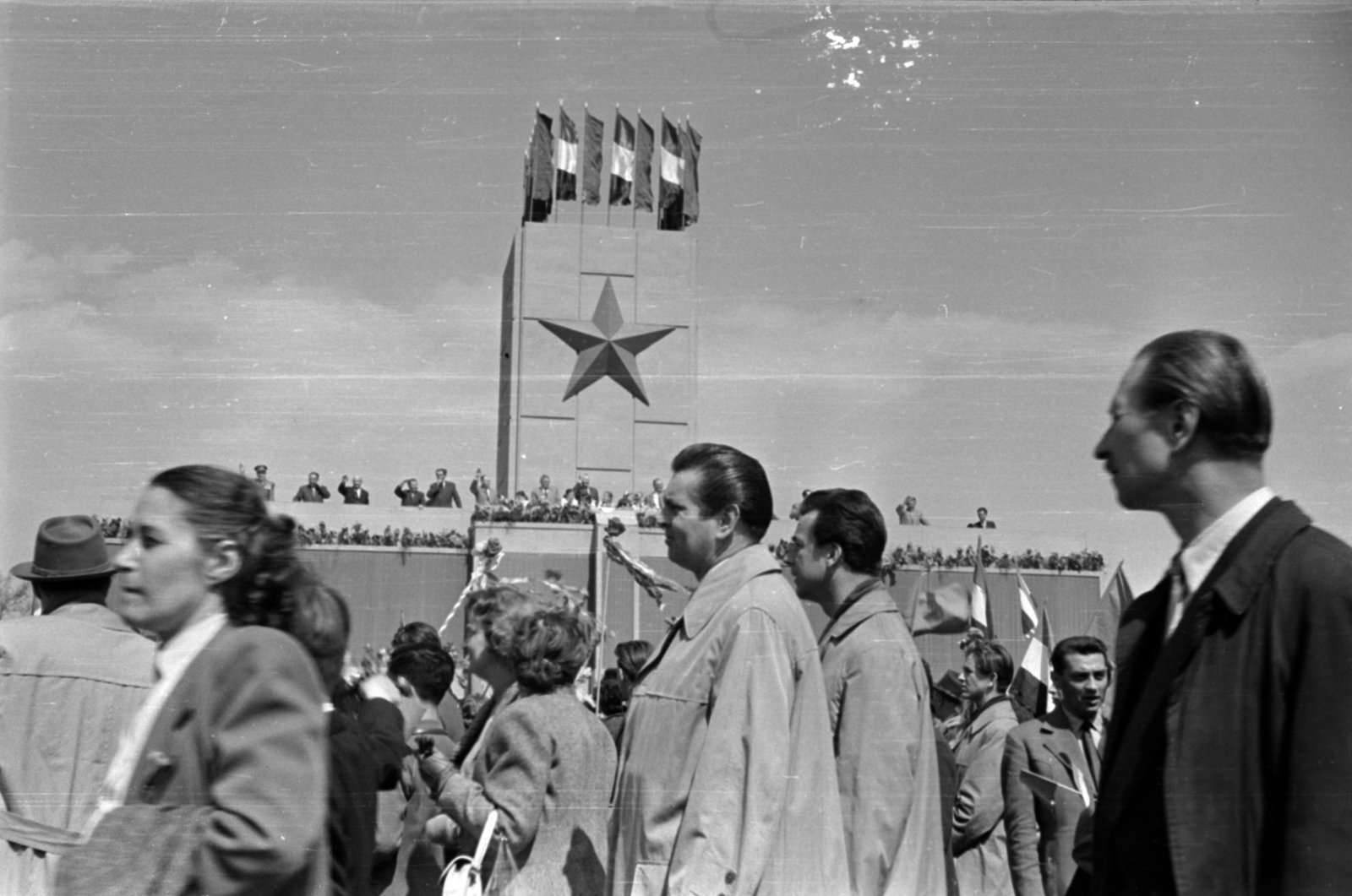 Magyarország, Budapest XIV., Ötvenhatosok tere (Felvonulási tér), május 1-i felvonulás, dísztribün., 1958, Barbjerik Ferenc, Budapest, politikai dekoráció, Fortepan #148264