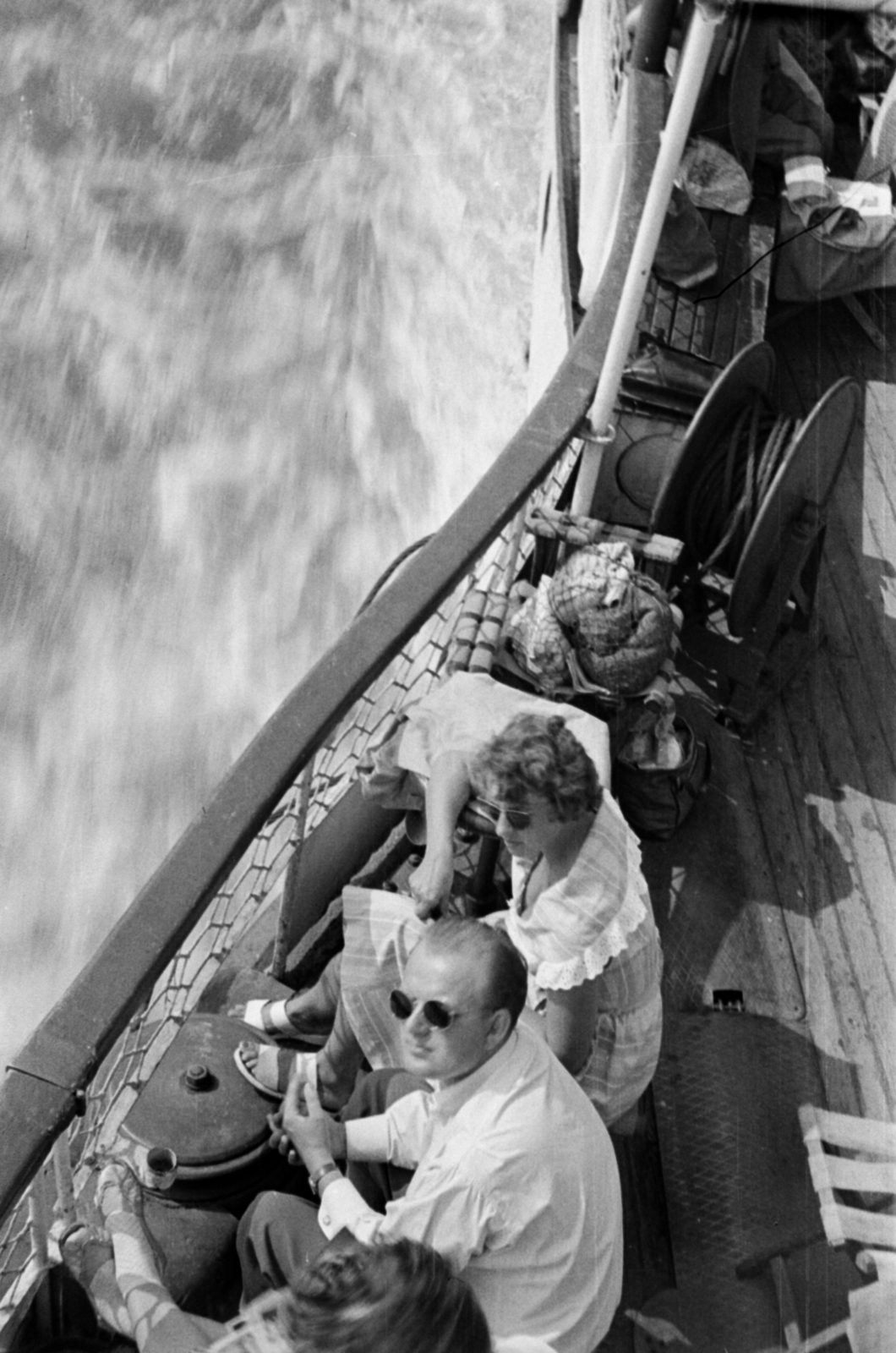 1955, Barbjerik Ferenc, legs on a table, winch, boat trip, Fortepan #148376