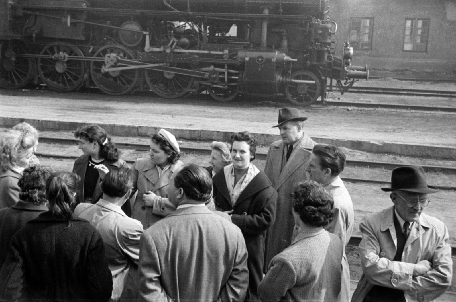 1956, Barbjerik Ferenc, waiting, platform, Fortepan #148444