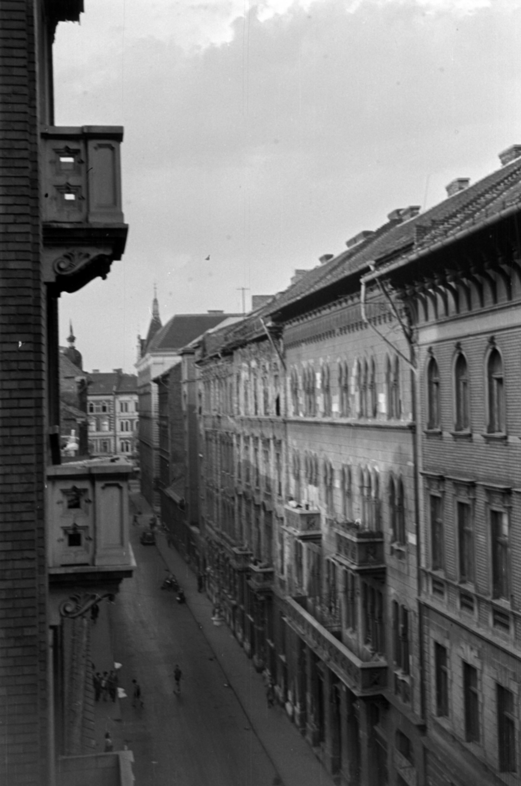 Hungary, Budapest VI., kilátás a Dessewffy utca 30. számú házból a Teréz (Lenin) körút felé., 1956, Barbjerik Ferenc, Budapest, street view, bird's eye view, Fortepan #148462