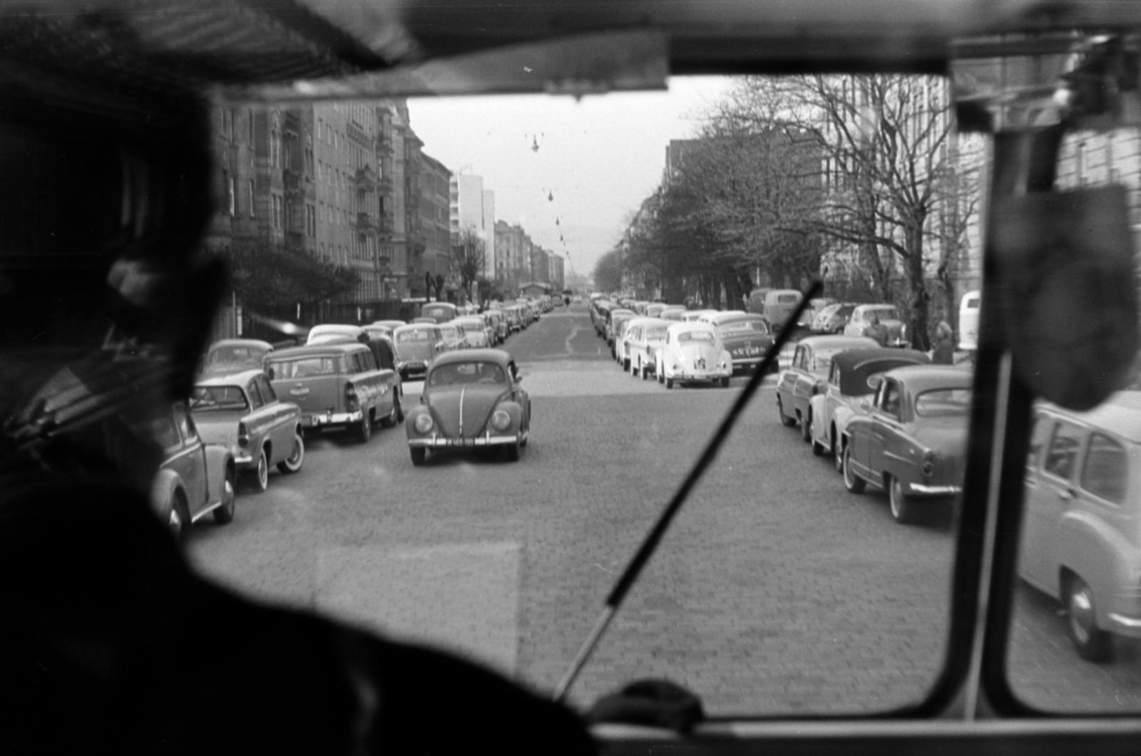 Austria, Vienna, Vorgartenstrasse a Lassallestrasse felé nézve., 1962, Barbjerik Ferenc, Volkswagen-brand, Volkswagen Beetle, Fortepan #148627