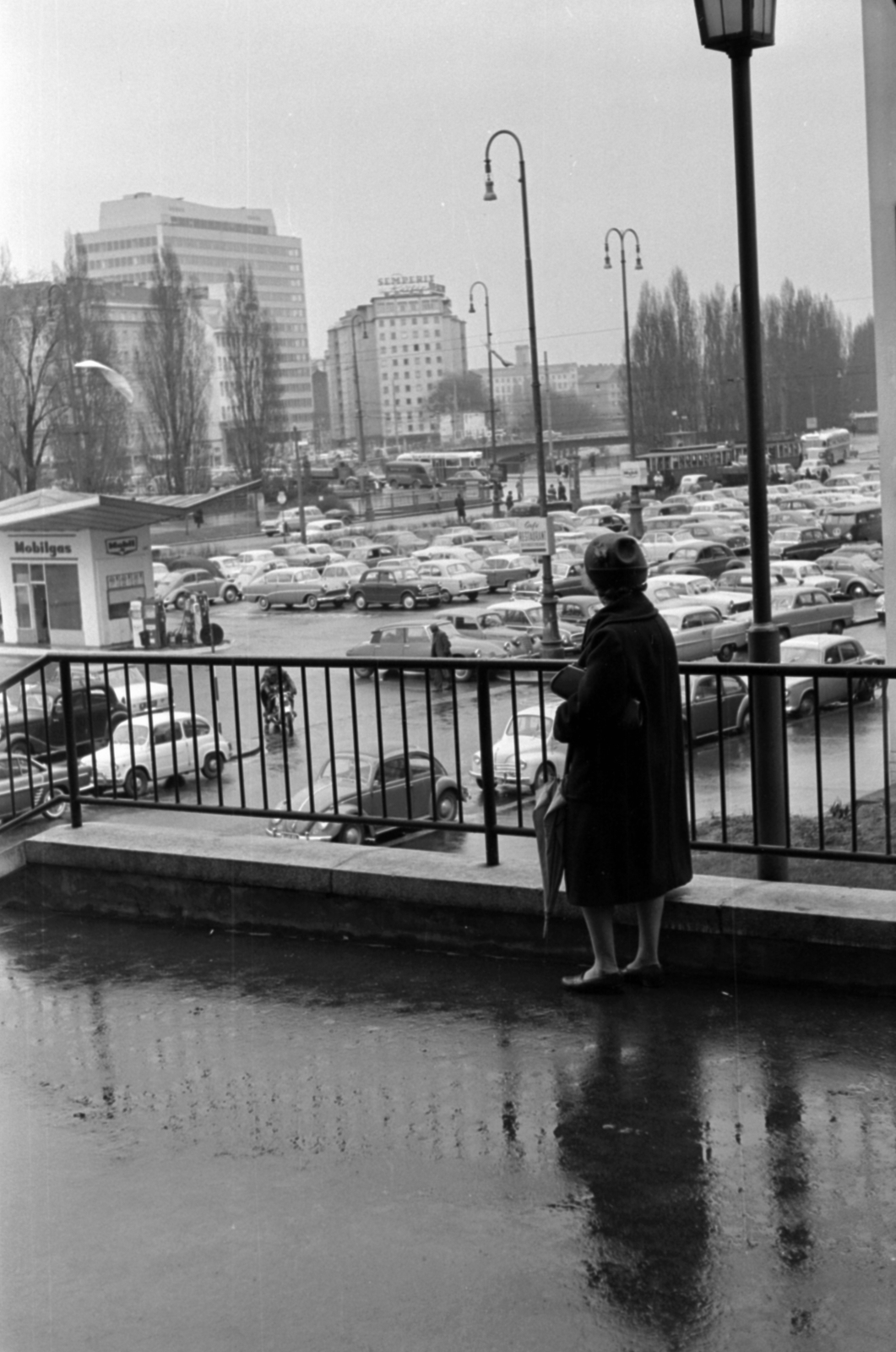 Austria, Vienna, a Franz-Josefs-Kai a Ruprechtsplatz lépcsői felől, háttérben a Duna-csatorna túlpartján az Obere Donaustrasse épületei., 1962, Barbjerik Ferenc, Fortepan #148640