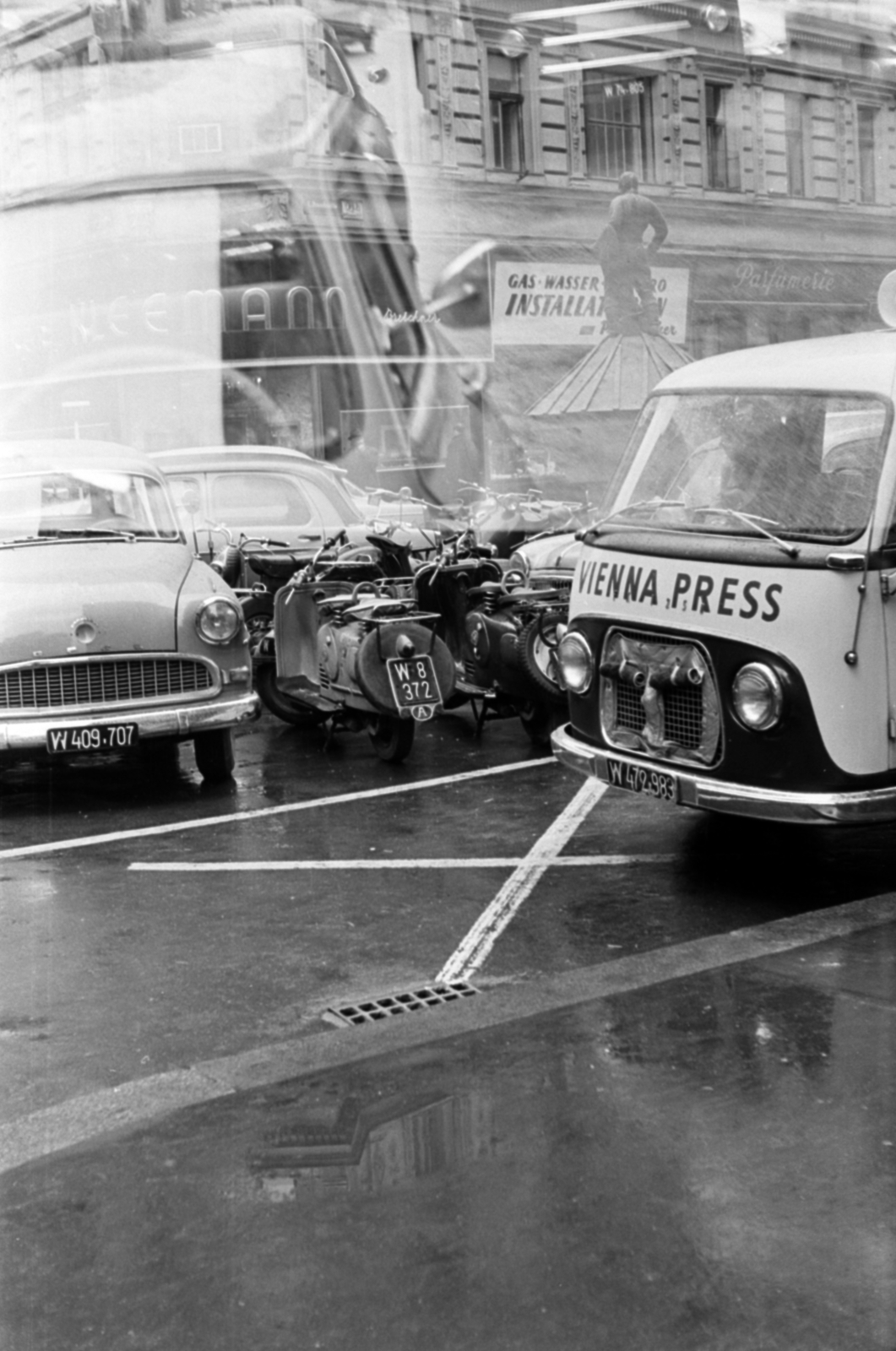 Austria, Vienna, Tuchlauben a Brandstätte felé, középen a Tuchmacherbrunnen., 1962, Barbjerik Ferenc, double exposure, erroneous photo, Fortepan #148647